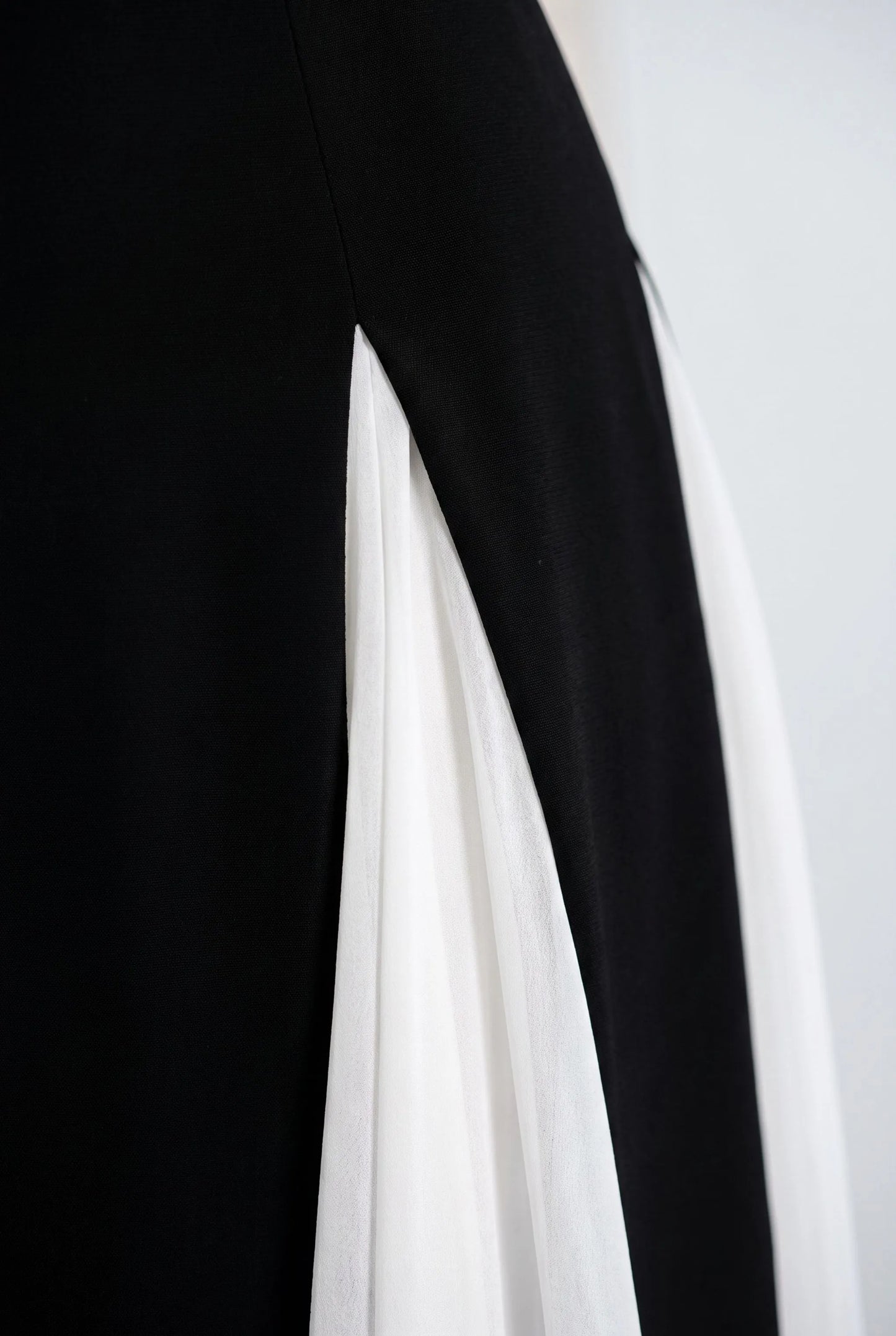 Alveara | Elegantes Zweifarbiges Maxikleid