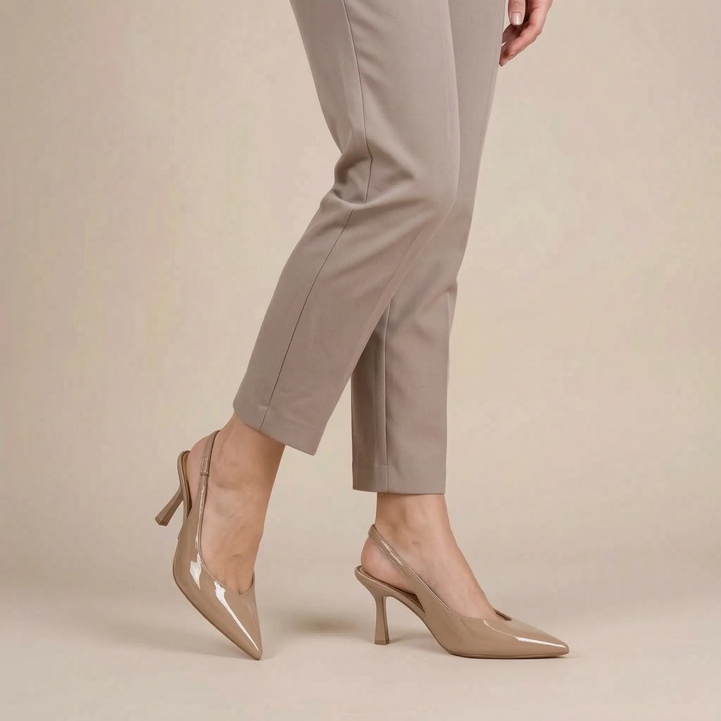 Elevys | Spitz Zulaufende Slingback-Pumps