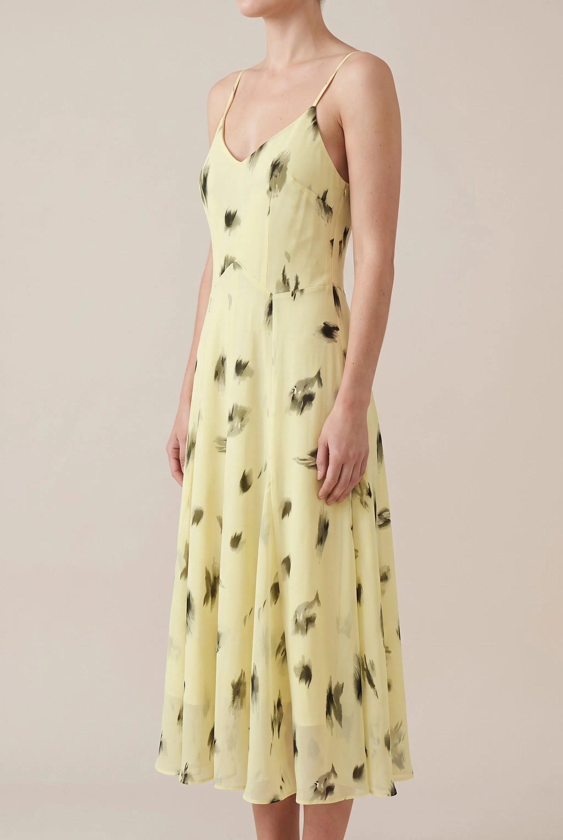 Aeriya | Fließendes Midi-Kleid Mit Abstraktem Print