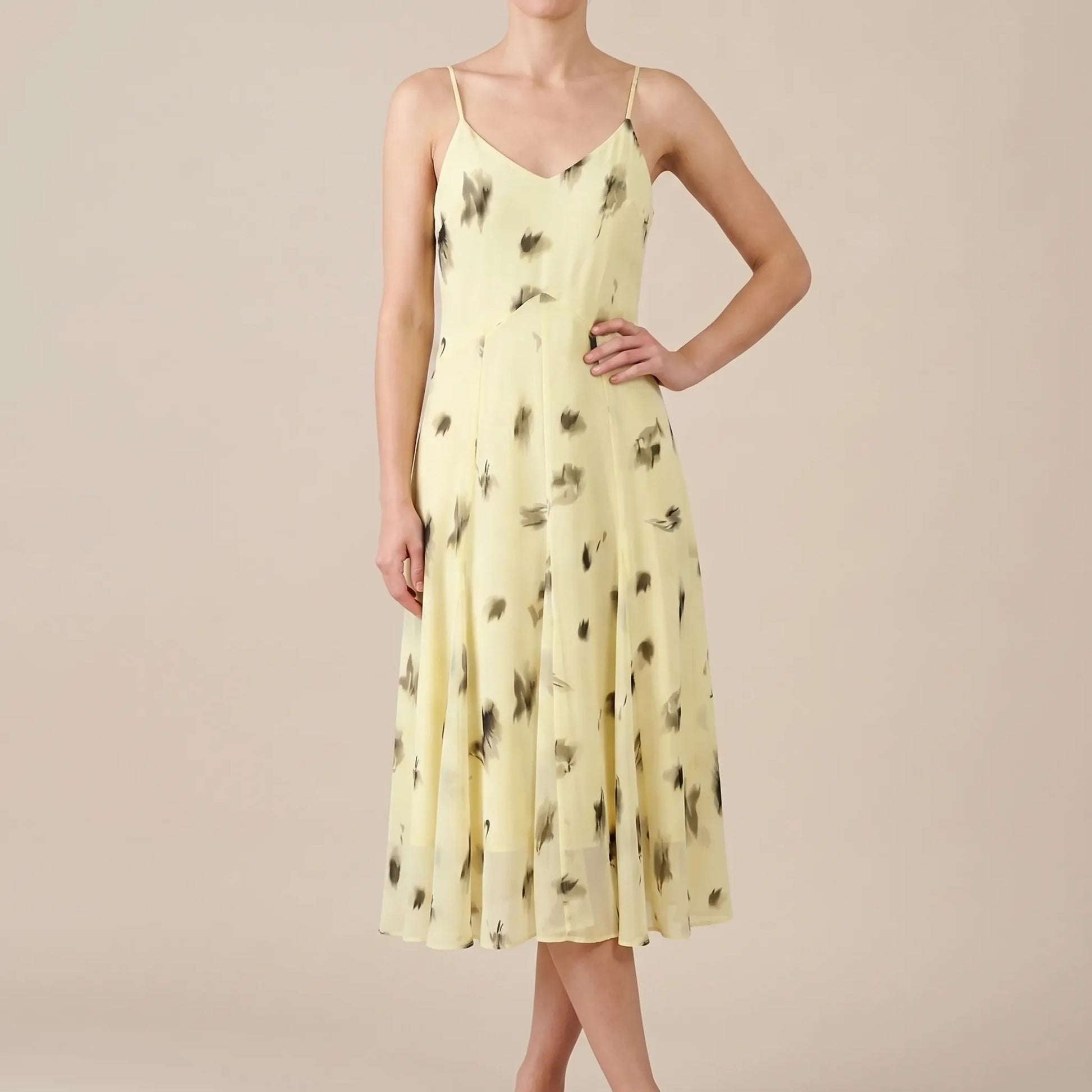Aeriya | Fließendes Midi-Kleid Mit Abstraktem Print