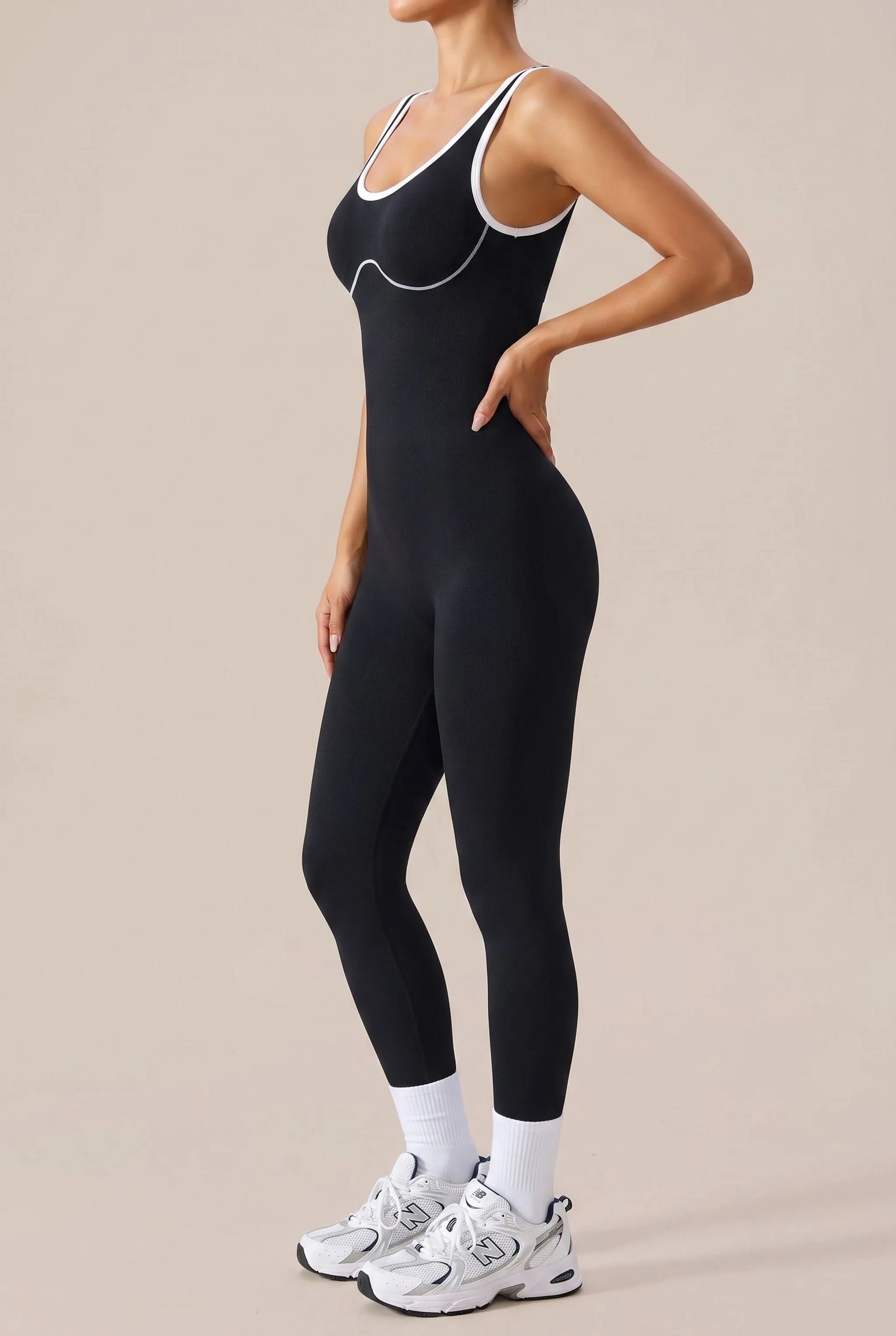 Aerocore | Figurbetonter Sport-Einteiler