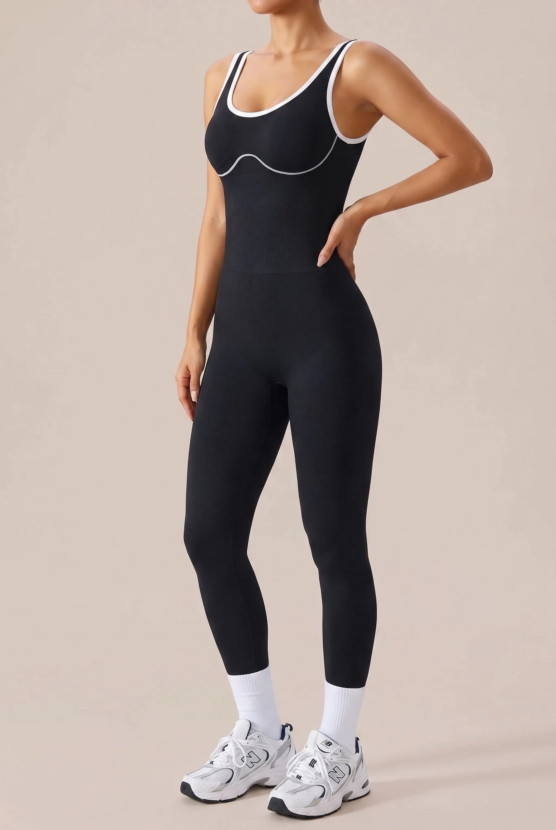Aerocore | Figurbetonter Sport-Einteiler