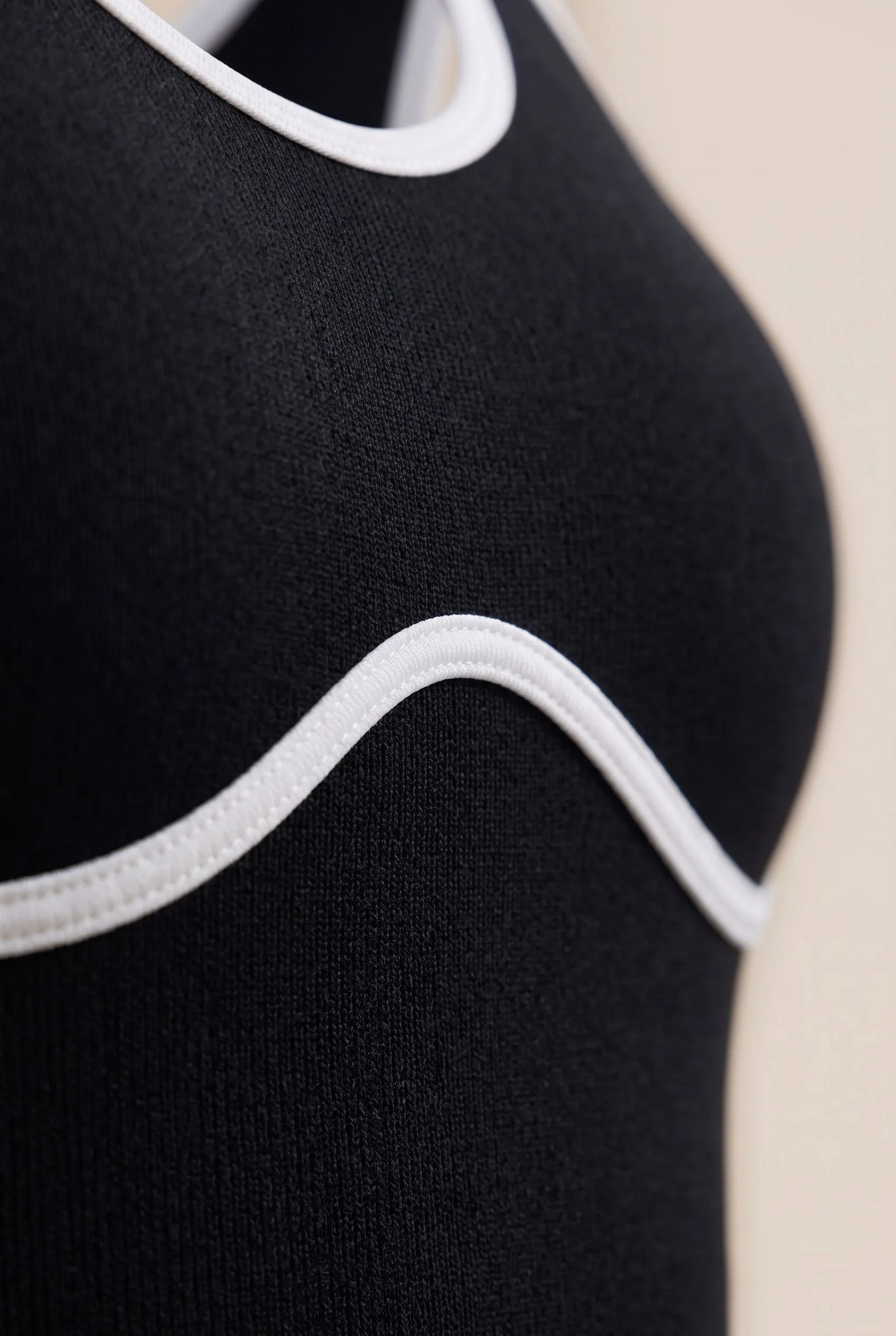 Aerocore | Figurbetonter Sport-Einteiler