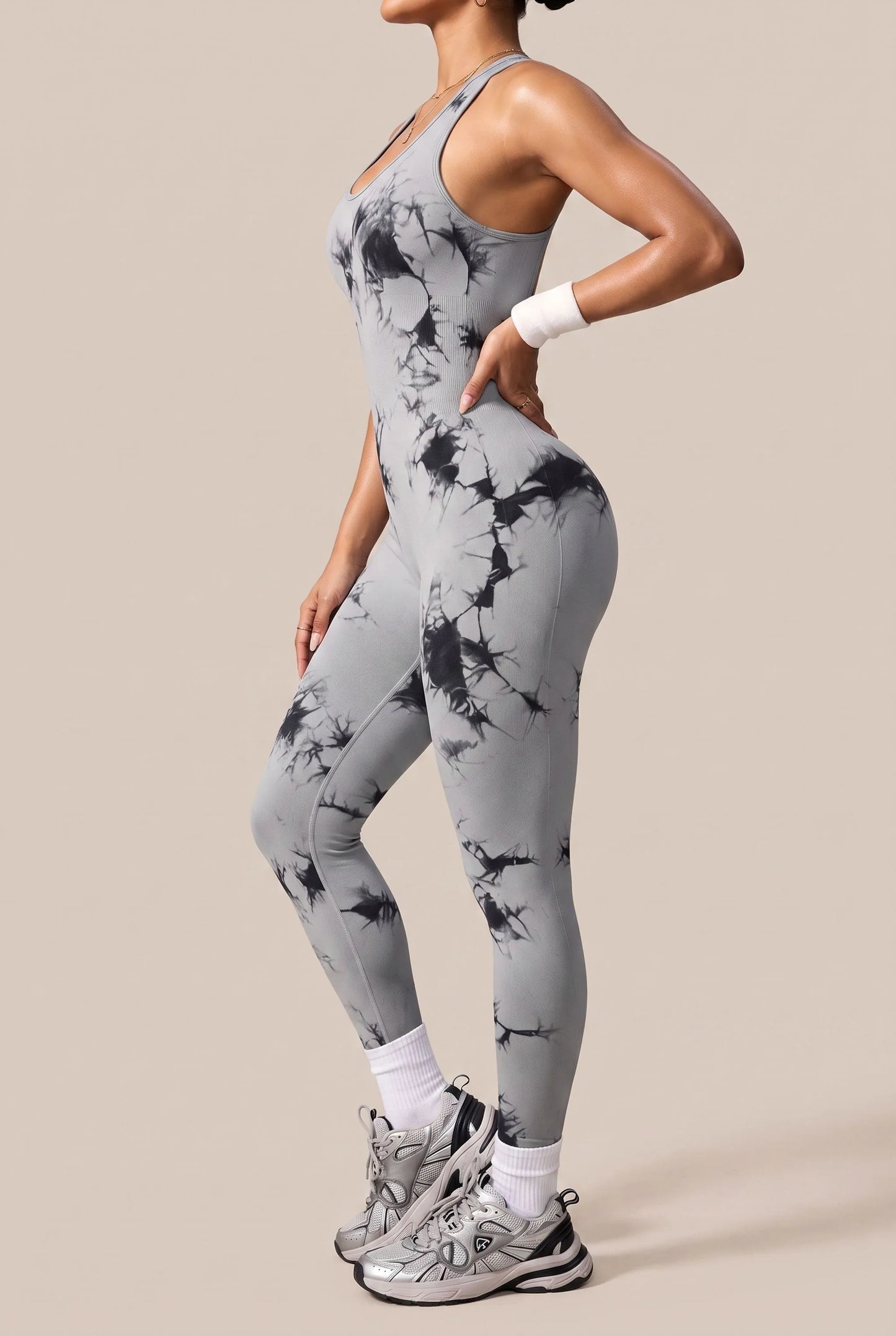 Aeroviva | Figurbetonter Sport-Jumpsuit Mit Rückenausschnitt