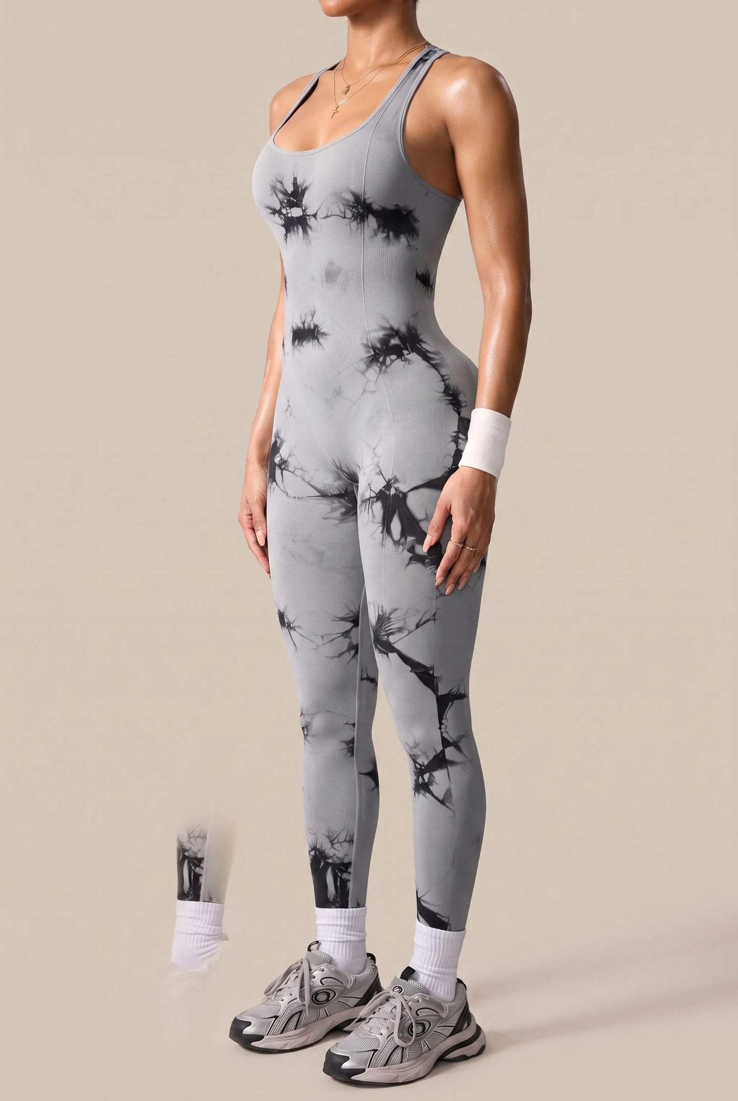 Aeroviva | Figurbetonter Sport-Jumpsuit Mit Rückenausschnitt