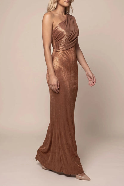Aesthel | Asymmetrisches Abendkleid Mit Markanter Schulterdrapierung