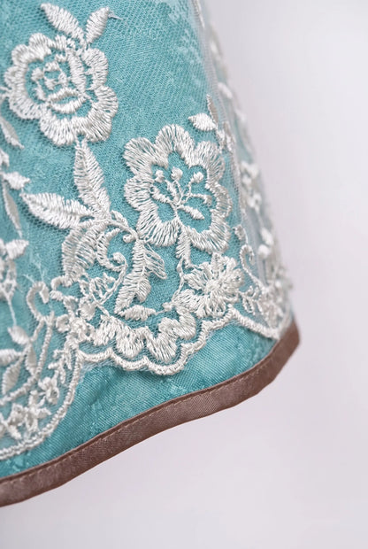 AlpineCharm | Zweiteiliges Dirndl Mit Floraler Schürze