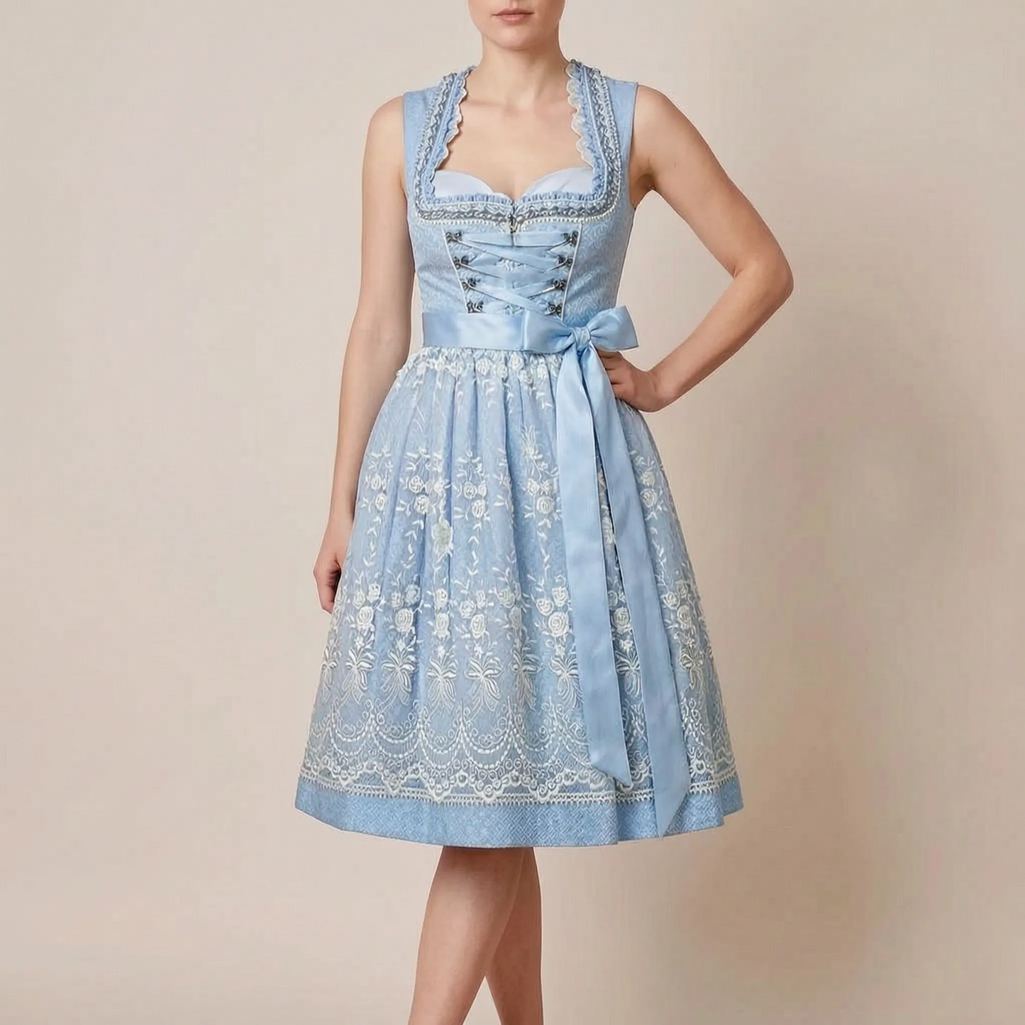 AlpineCharm | Zweiteiliges Dirndl Mit Floraler Schürze
