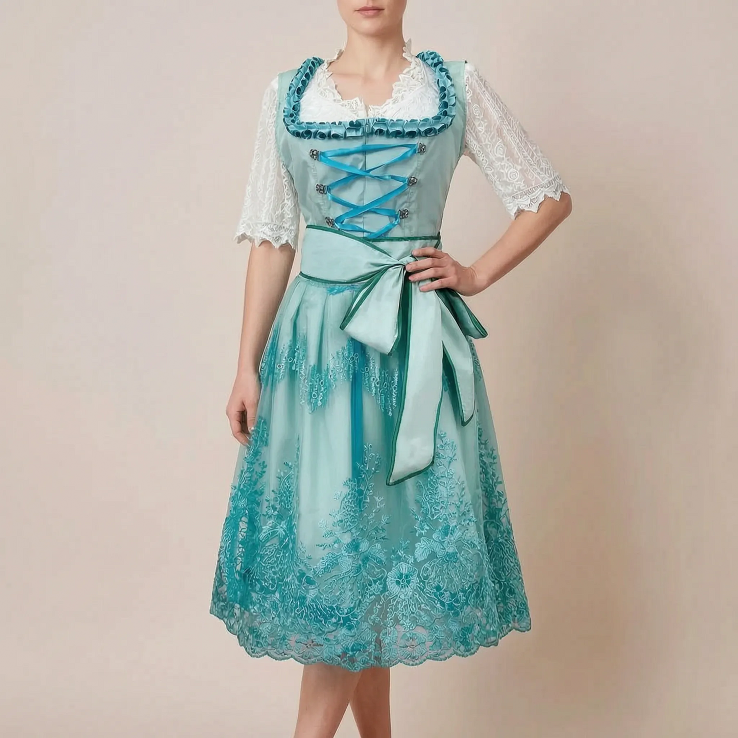 AlpineCharm | Zweiteiliges Dirndl Mit Floraler Schürze