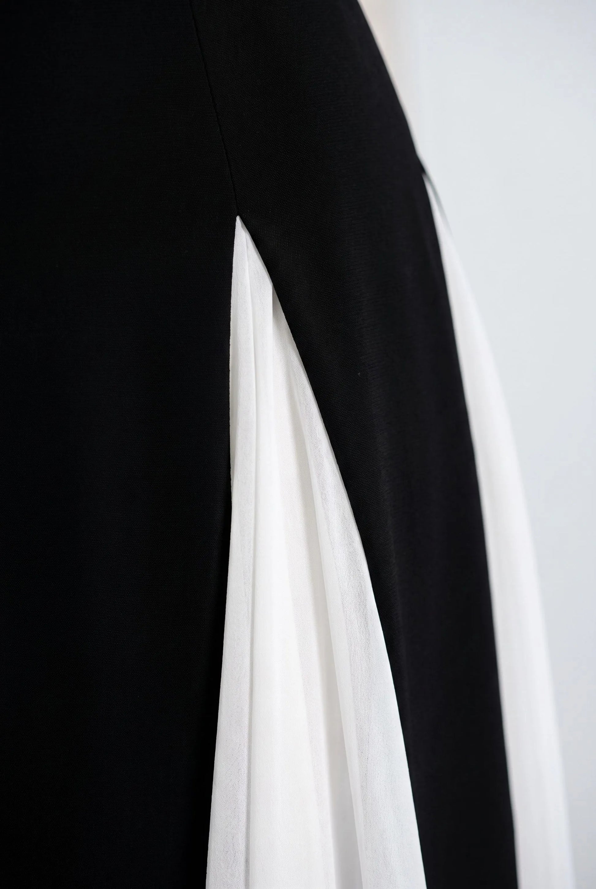Alveara | Elegantes Zweifarbiges Maxikleid