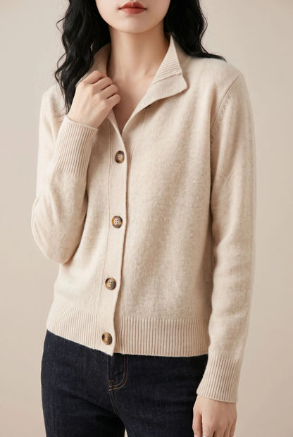 Alvora | Kurze Strickjacke Mit Kragen