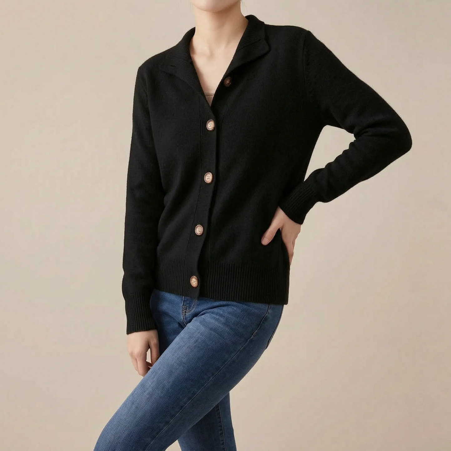 Alvora | Kurze Strickjacke Mit Kragen