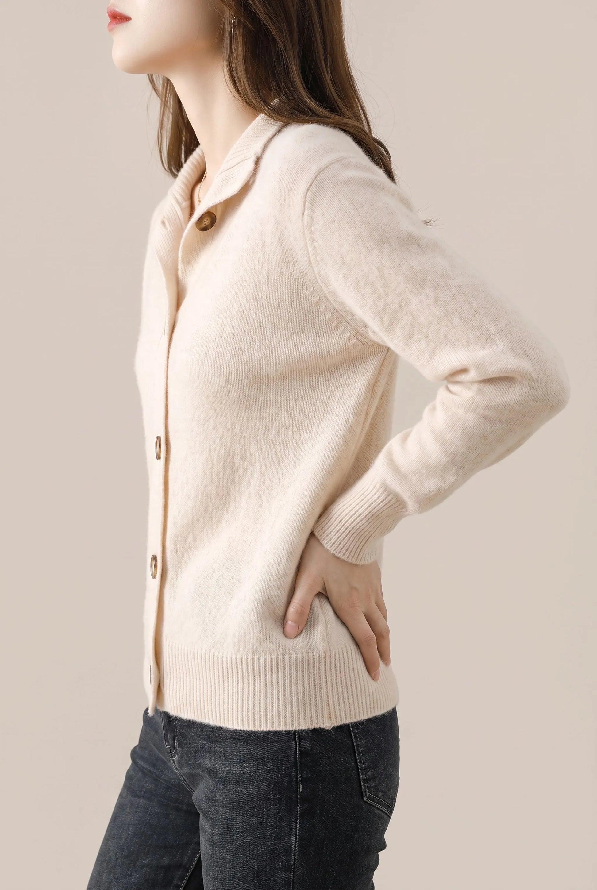 Alvora | Kurze Strickjacke Mit Kragen