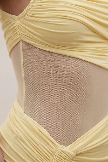 Asymira | Figurbetontes Asymmetrisches Minikleid