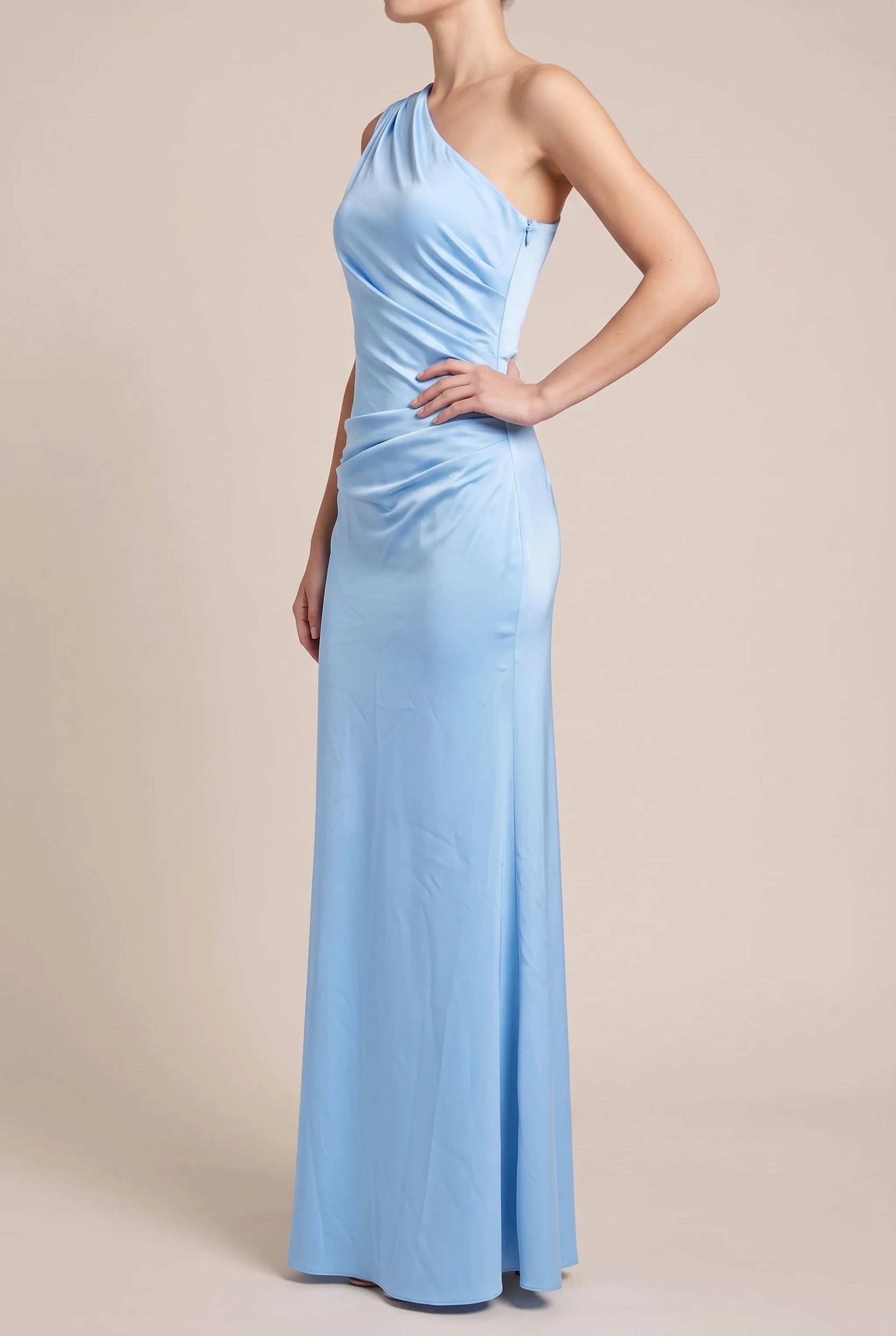 Asymora | Asymmetrisches Maxikleid Mit Fließendem Fall