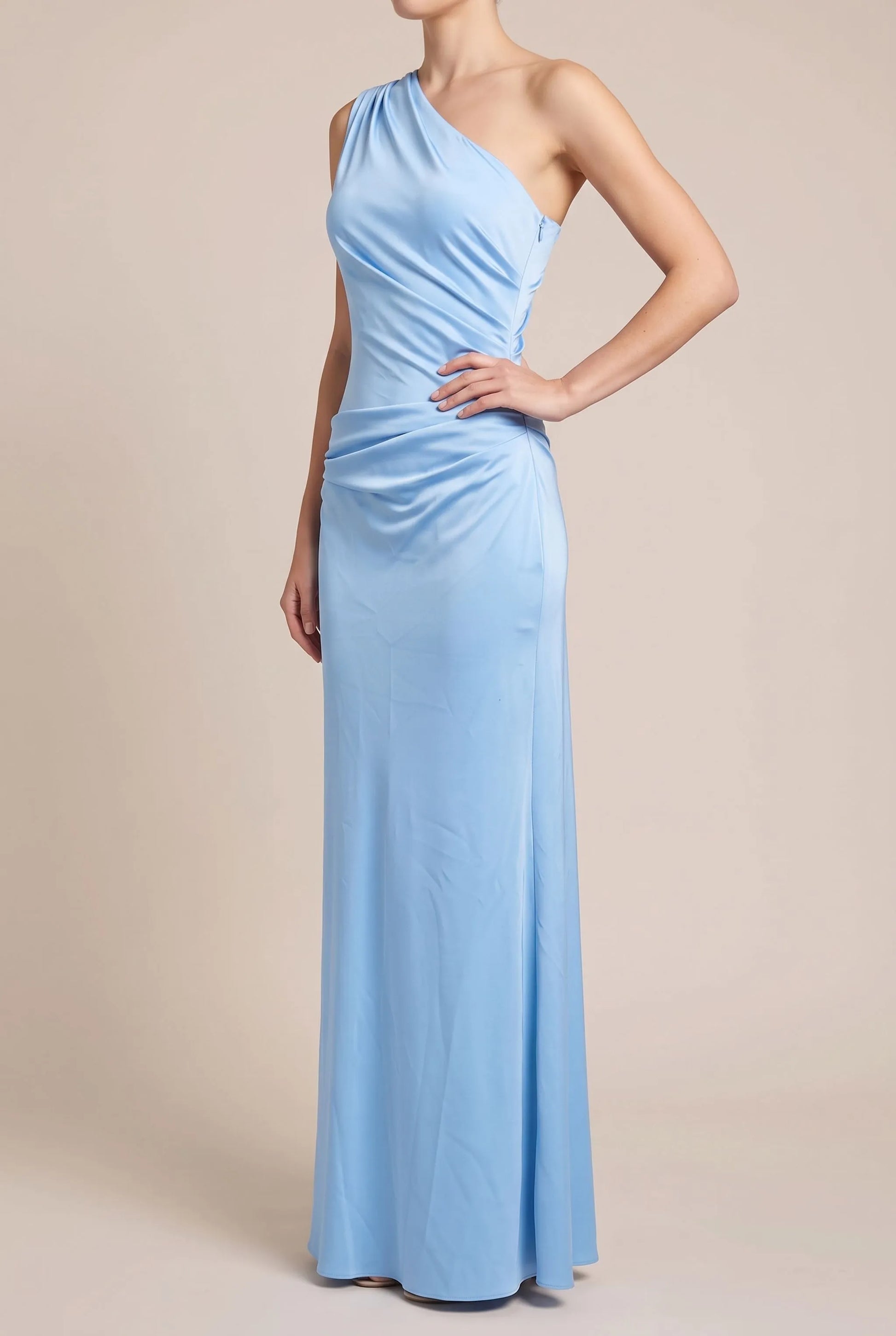Asymora | Asymmetrisches Maxikleid Mit Fließendem Fall
