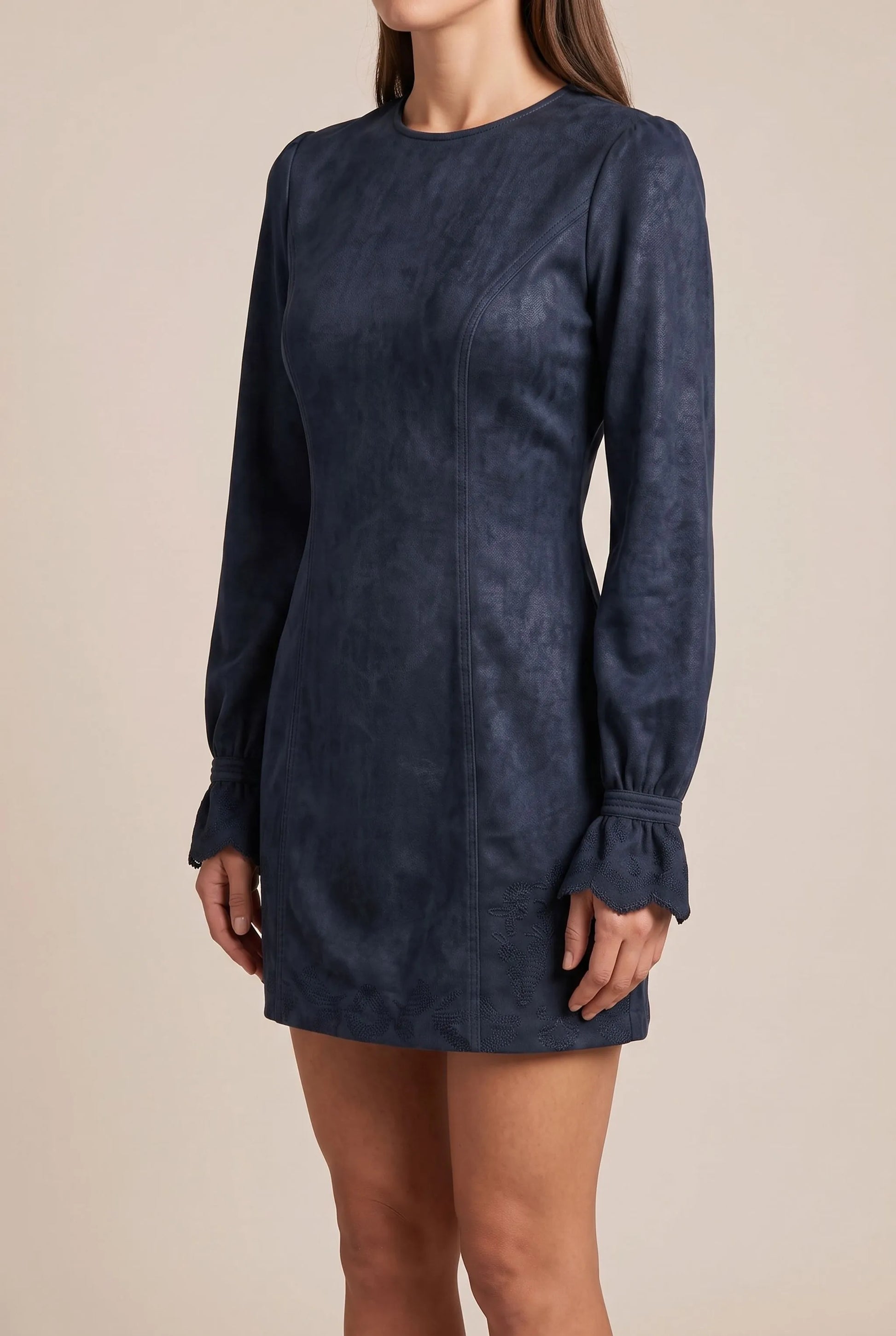 Auvira | Figurbetontes Langarm-Minikleid