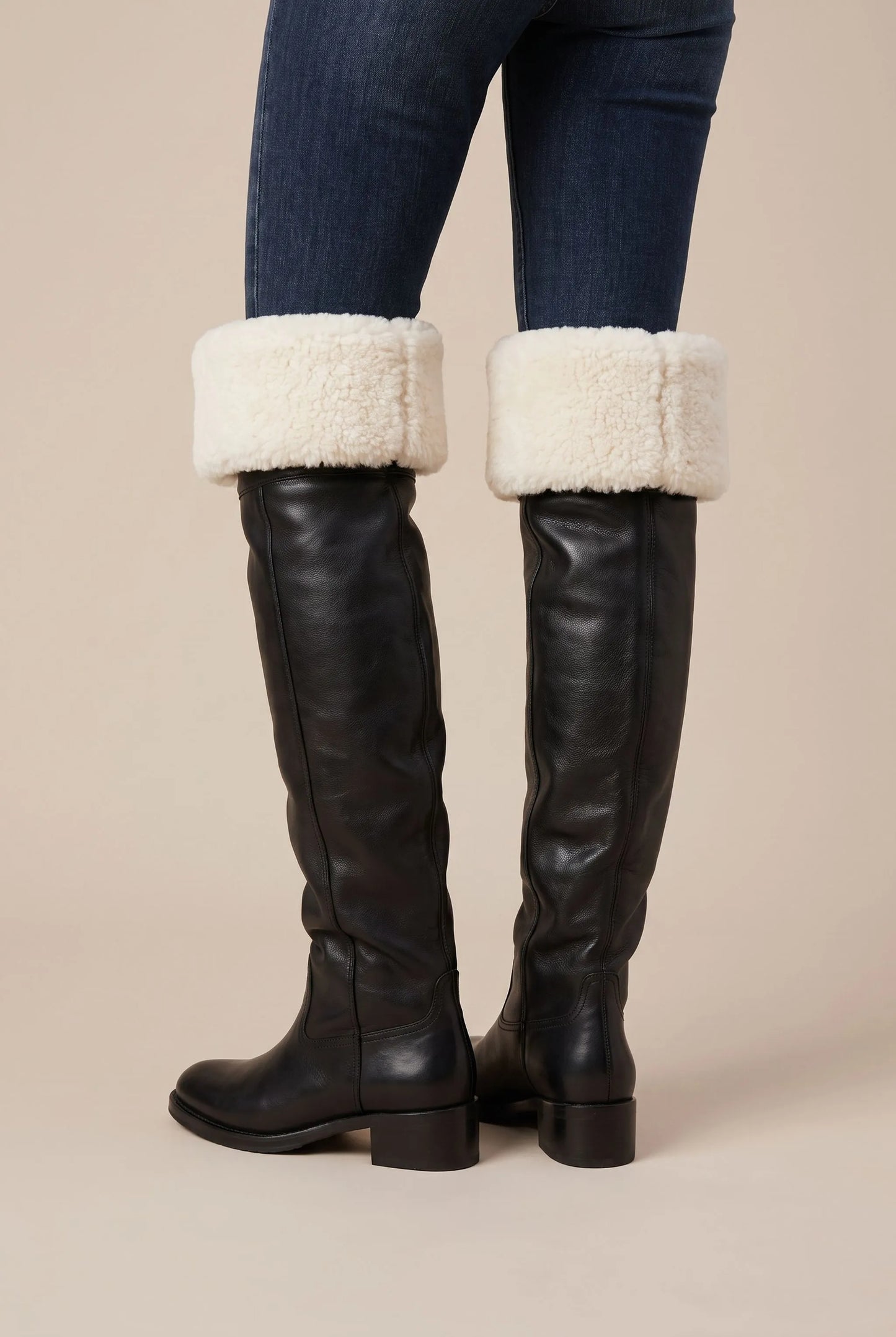 Avenro | Flache Overknee-Stiefel Für Damen