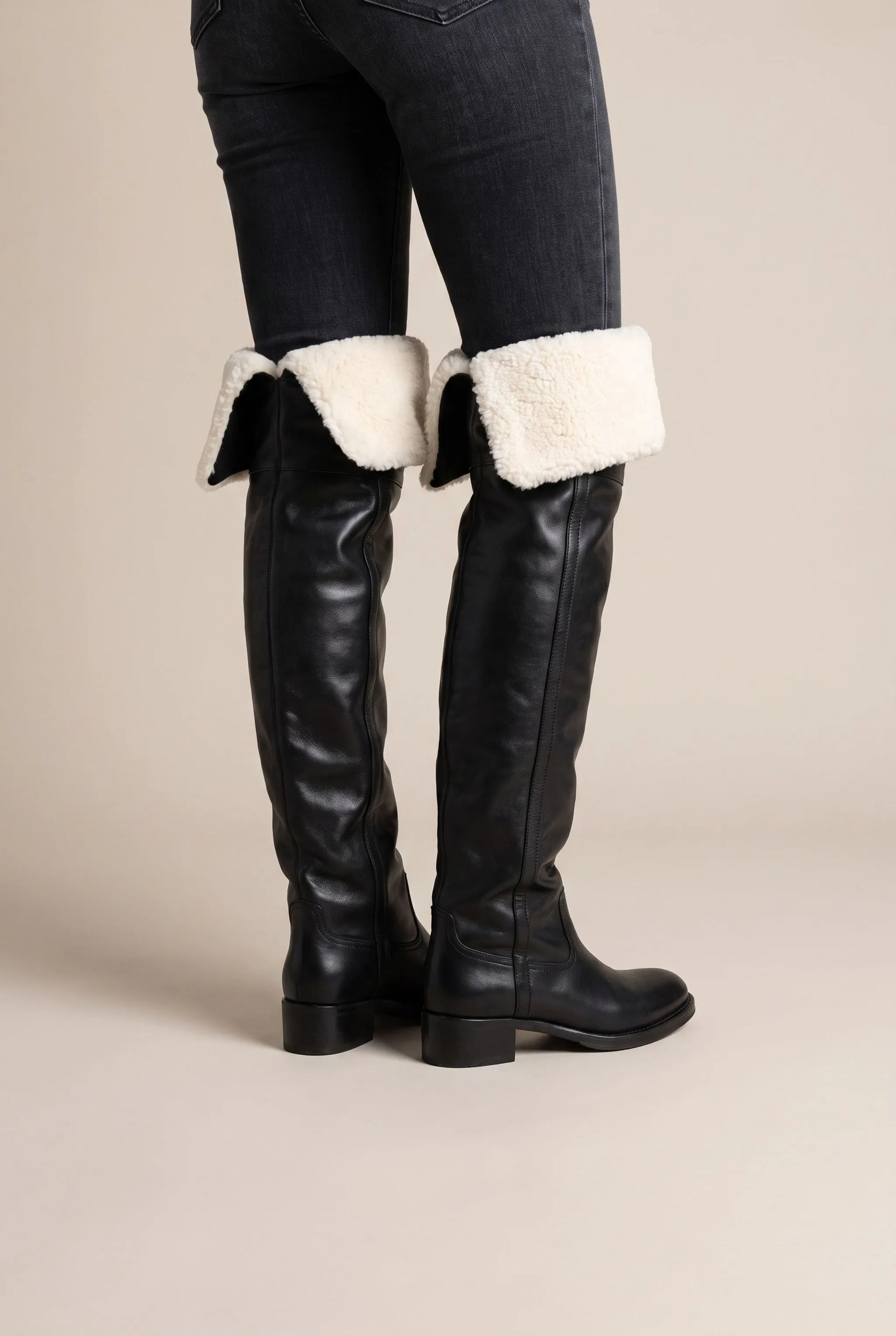 Avenro | Flache Overknee-Stiefel Für Damen
