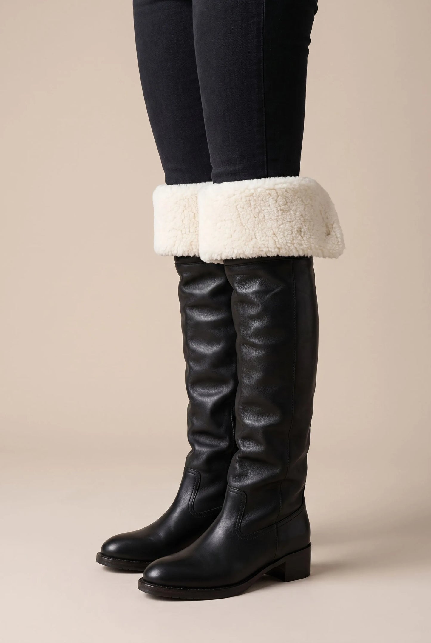 Avenro | Flache Overknee-Stiefel Für Damen