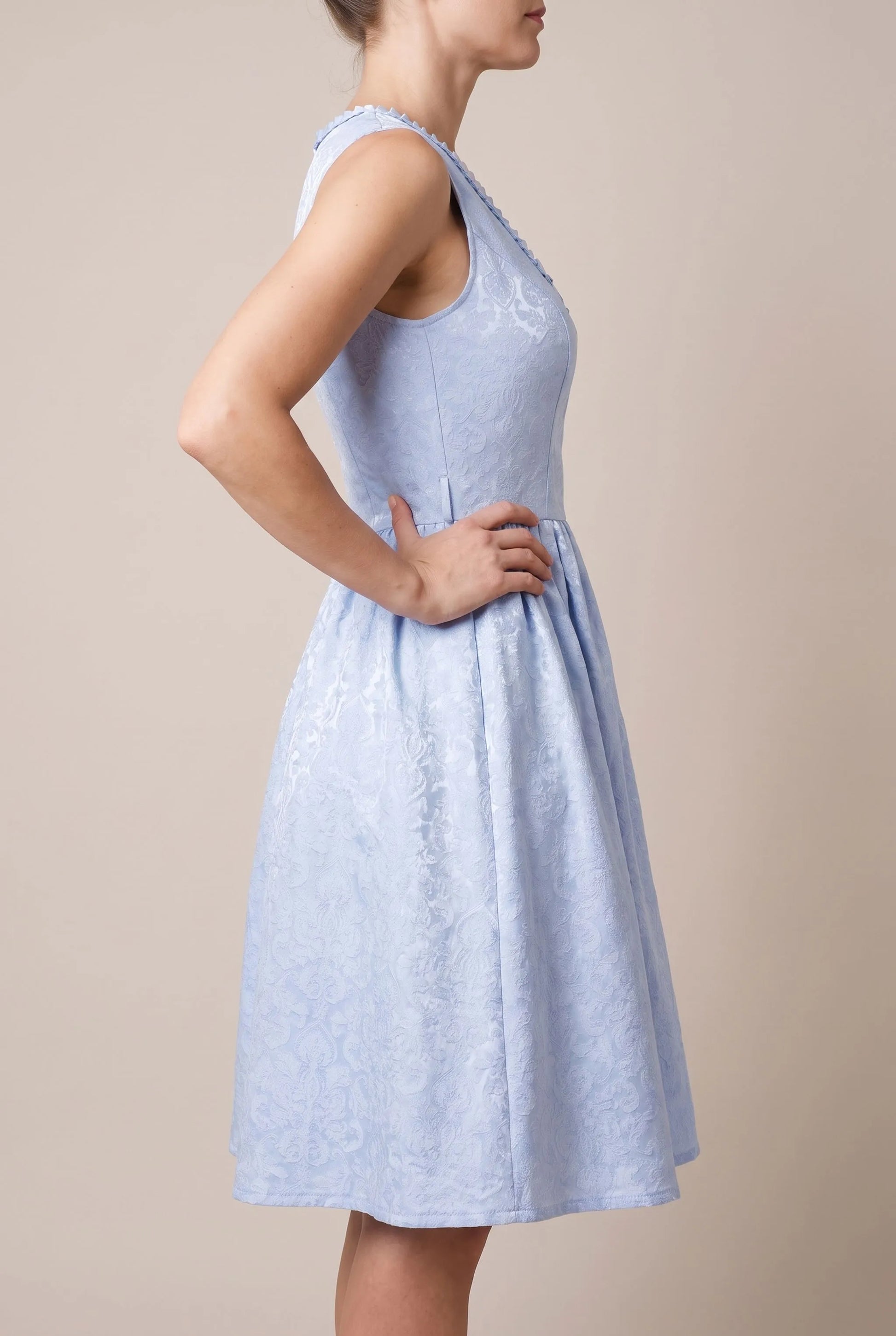 Bavara | Klassisches Hellblaues Dirndl