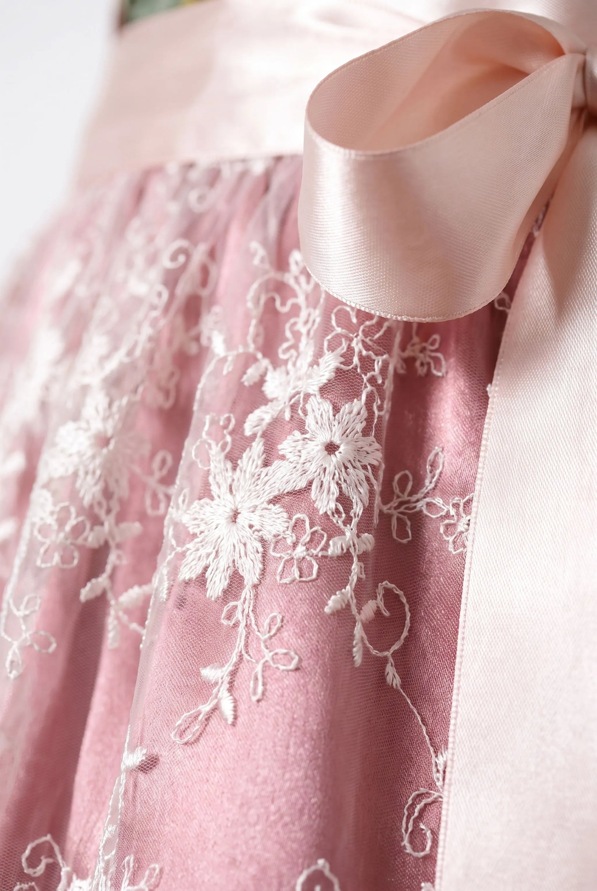 Bavarique | Klassisches Dreiteiliges Dirndl Damen