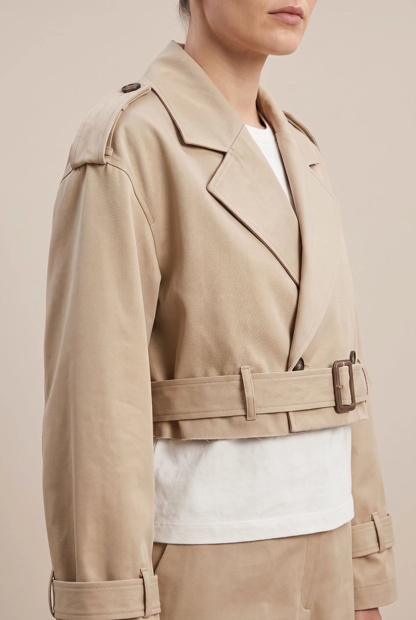 Beigely | Kurzer Trenchcoat Mit Gürtel