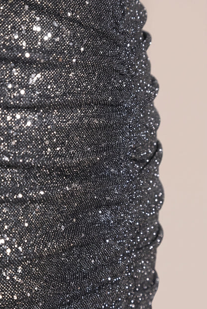 Blynta | Eng Anliegendes Glitzer Minikleid
