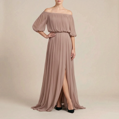 Breezelle | Elegantes Schulterfreies Maxikleid Mit Feinen Plisseefalten