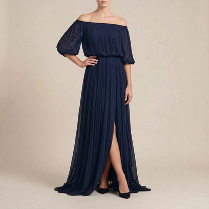 Breezelle | Elegantes Schulterfreies Maxikleid Mit Feinen Plisseefalten