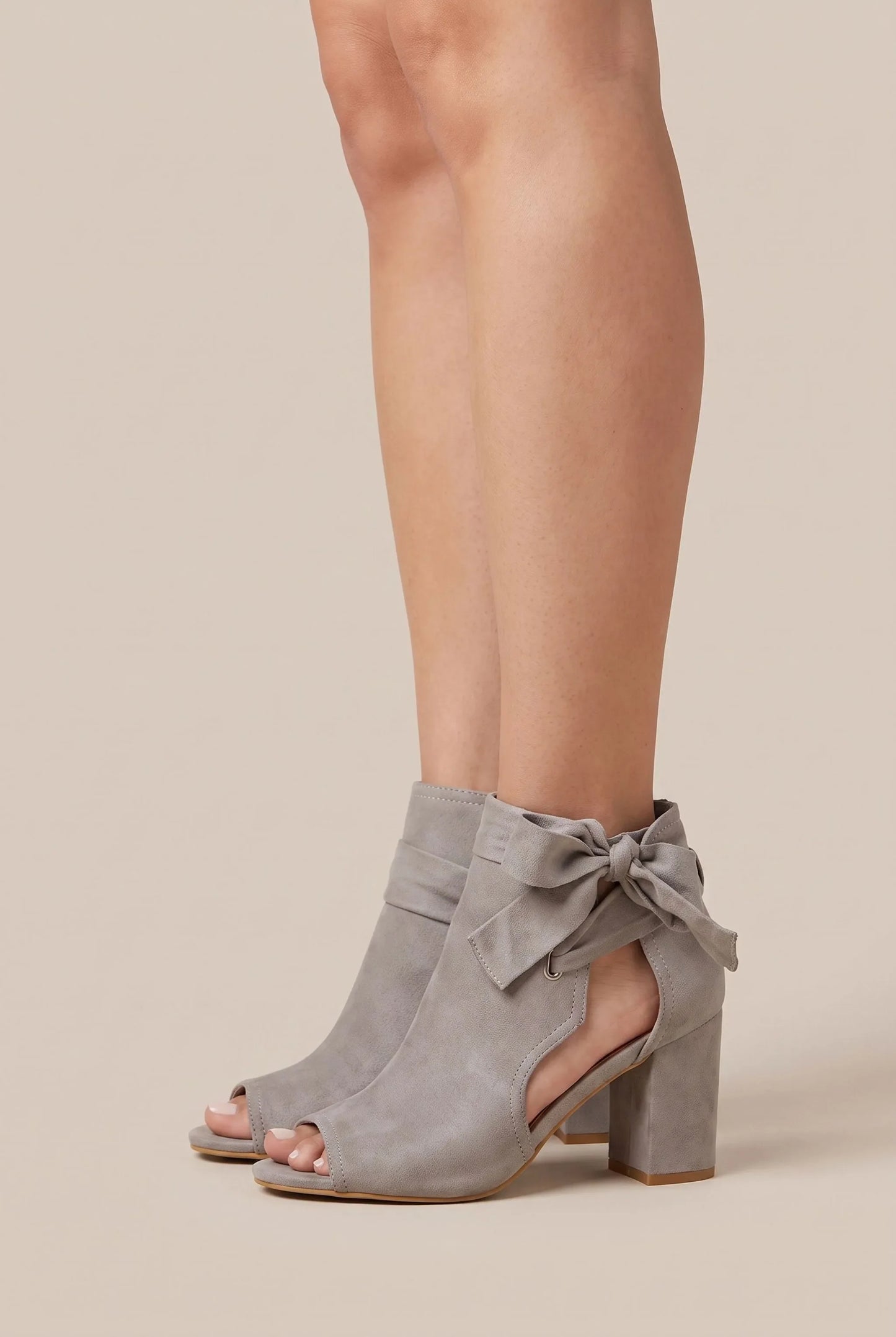Breezies | Elegante Peep-Toe Stiefeletten