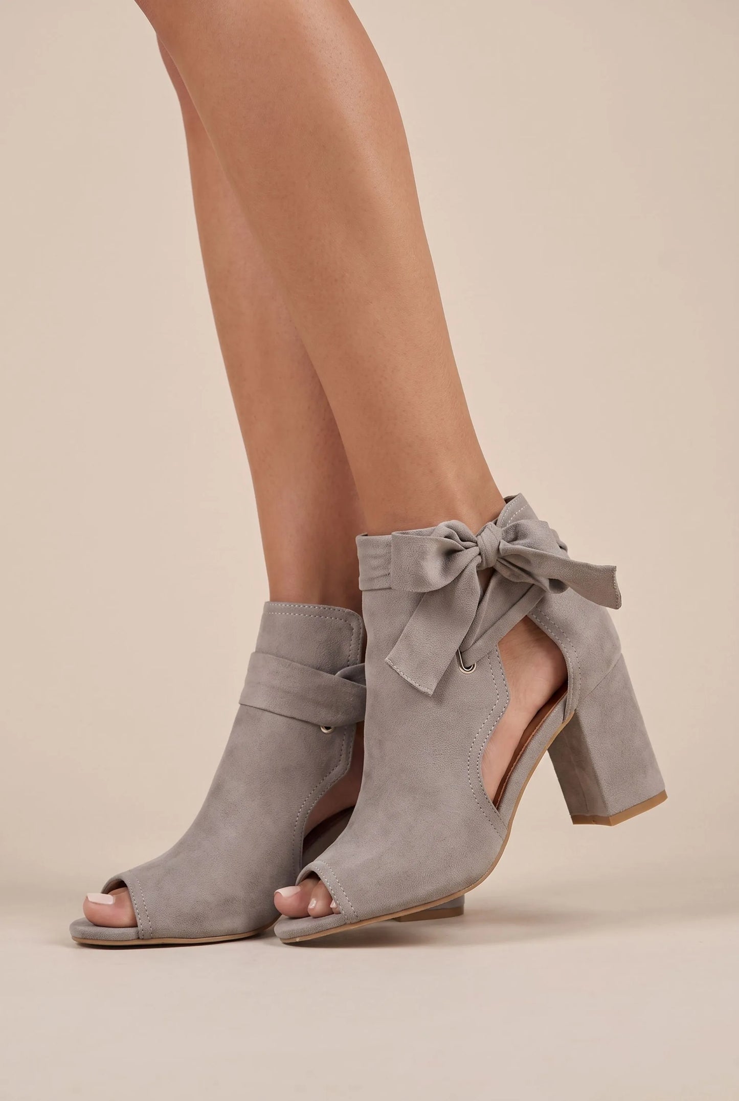 Breezies | Elegante Peep-Toe Stiefeletten
