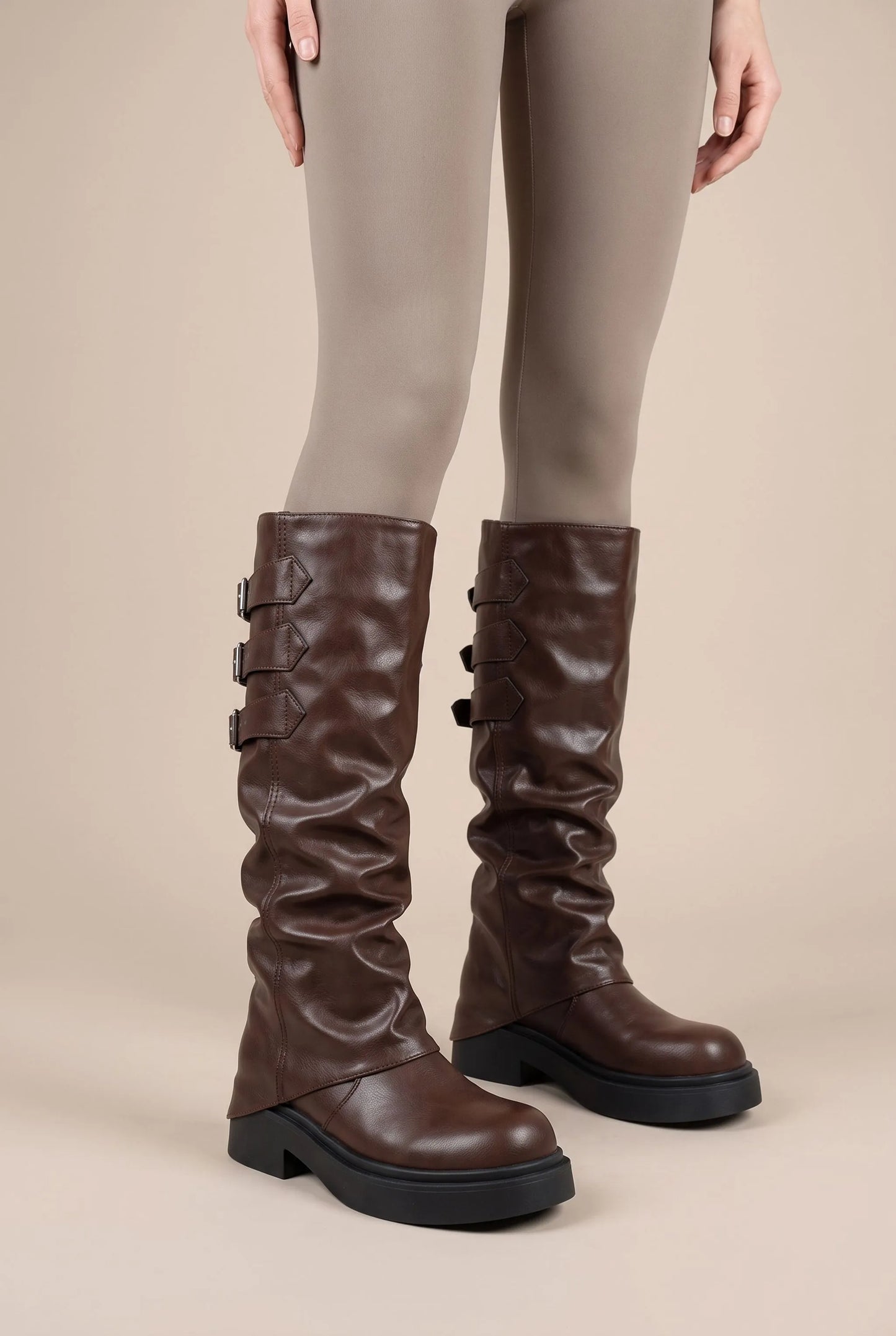 Bucklite | Geraffte Plateau Stiefel