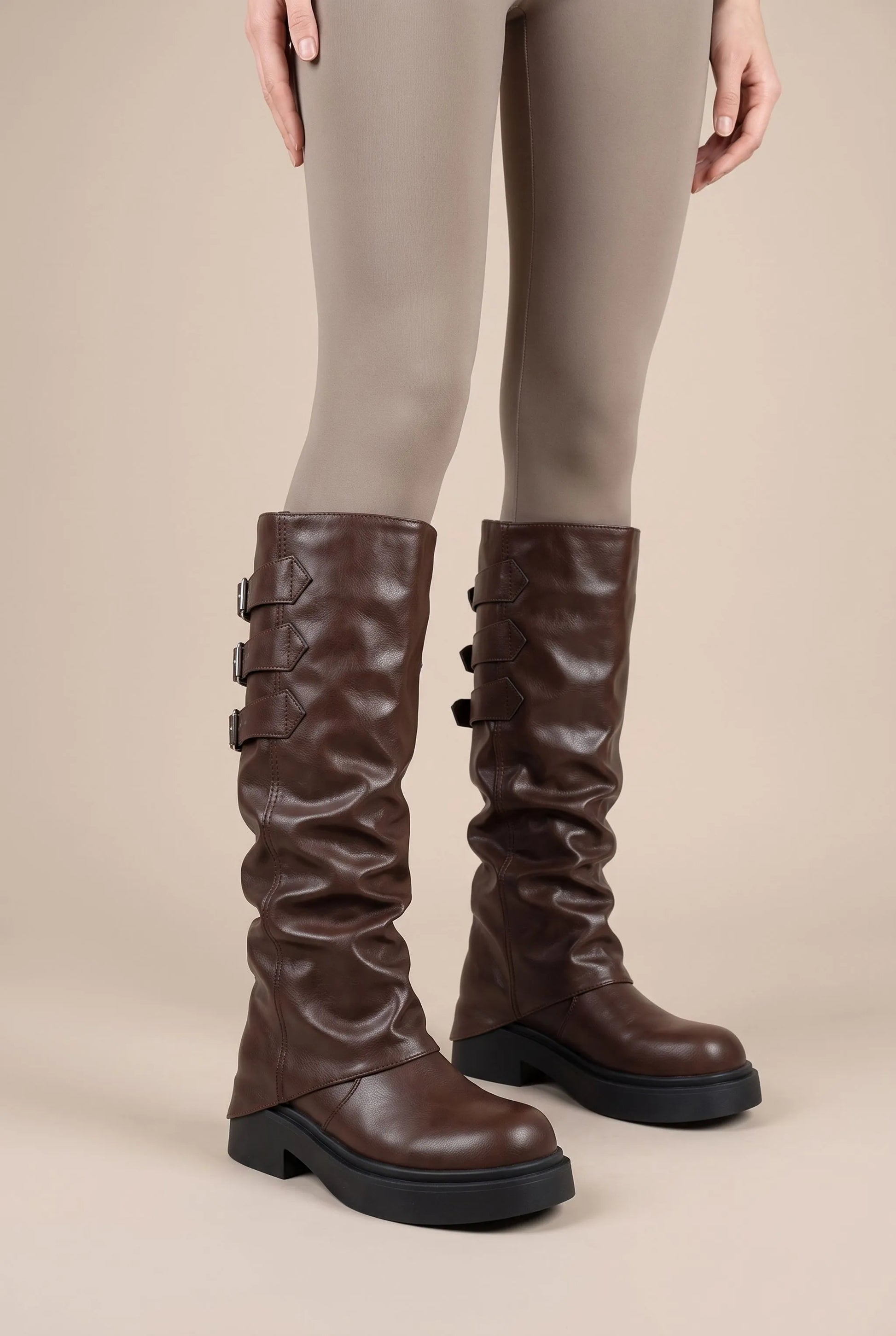 Bucklite | Geraffte Plateau Stiefel