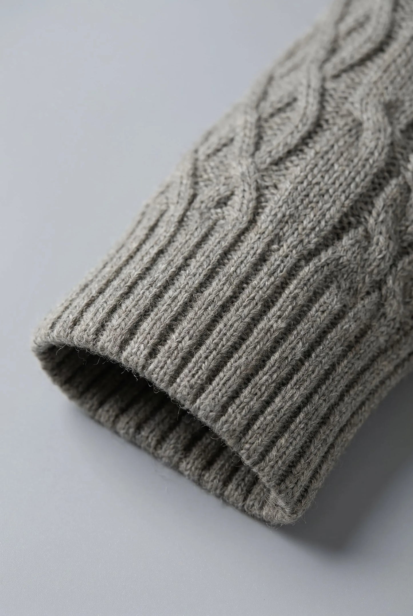 CableLoom | Kuscheliges Zopfmuster Rollkragen Strickkleid