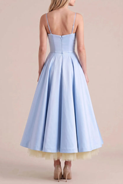 Caelis | Elegantes Midikleid Mit Korsettdetails