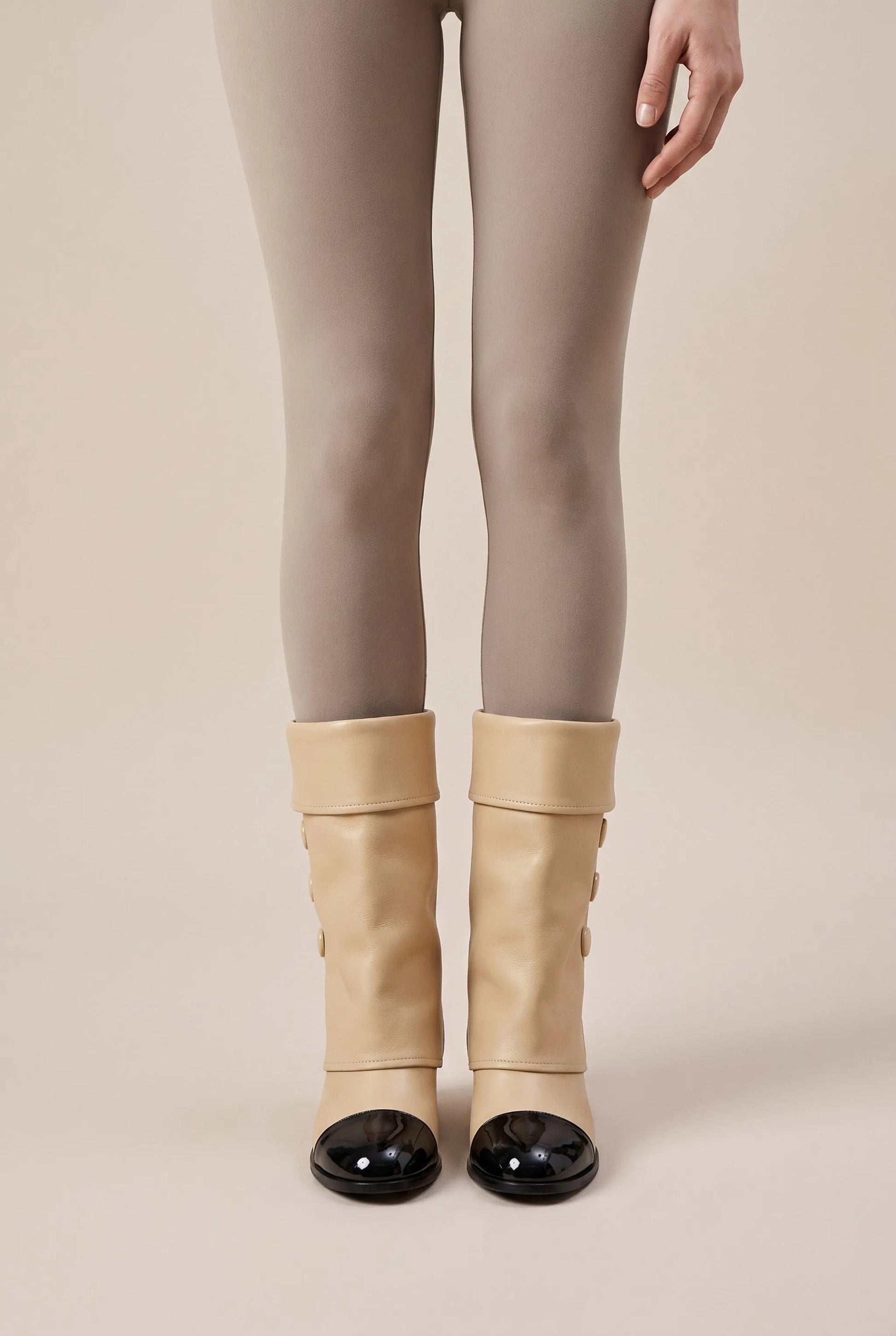Capstride | Zweifarbige Damenstiefel Mit Blockabsatz