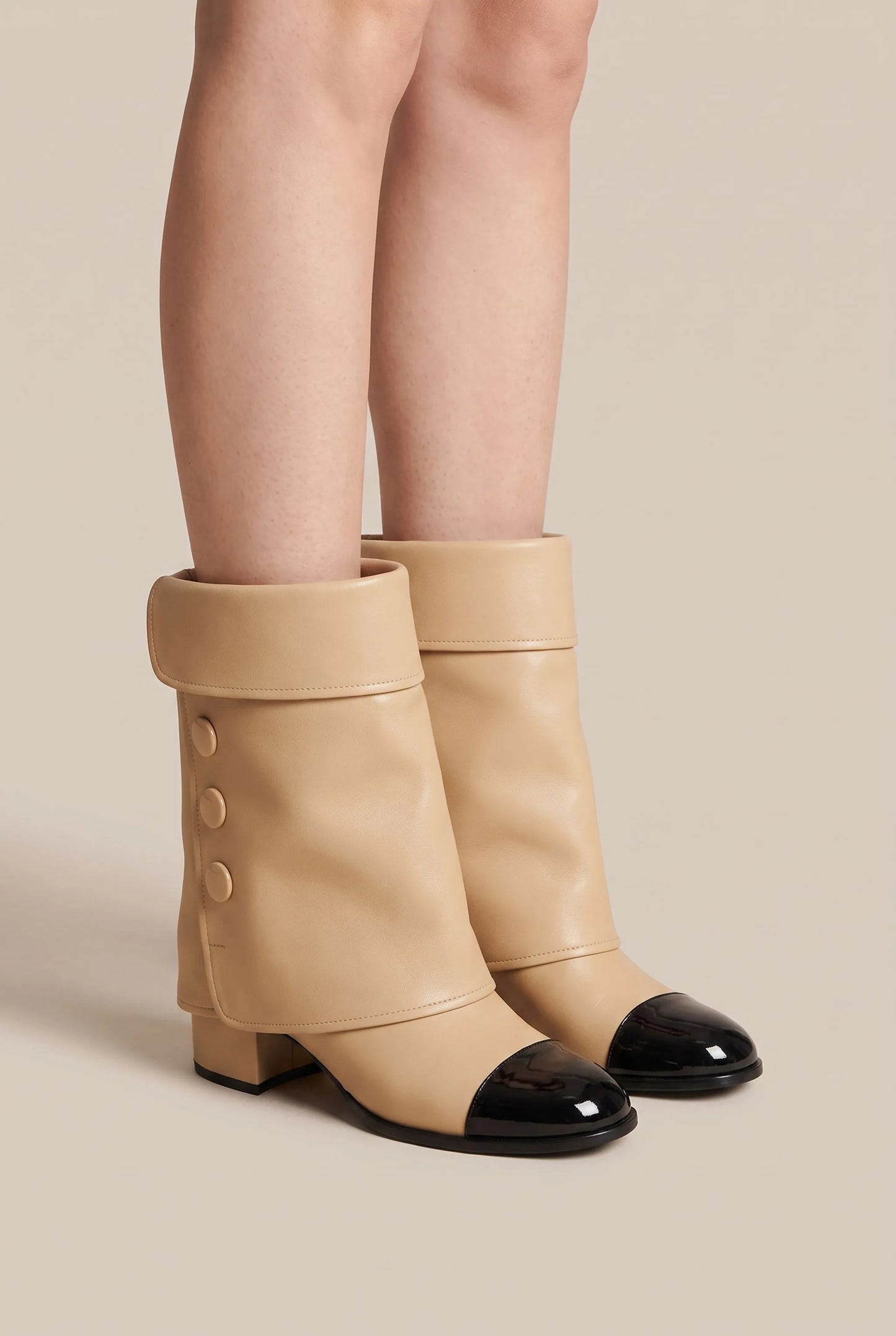 Capstride | Zweifarbige Damenstiefel Mit Blockabsatz