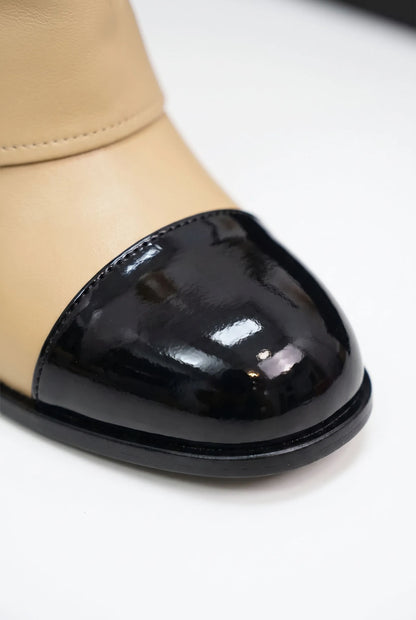 Capstride | Zweifarbige Damenstiefel Mit Blockabsatz