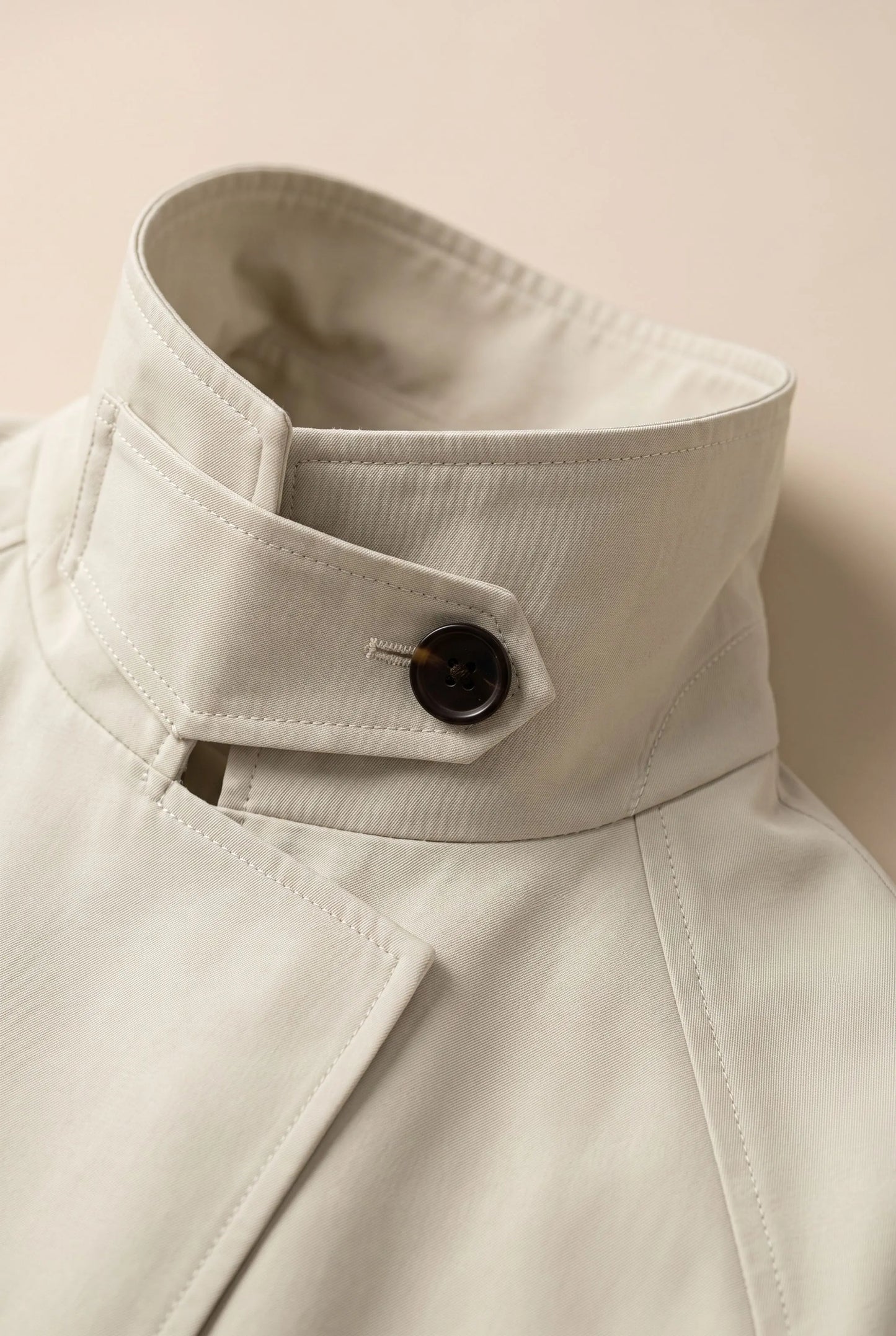 Cinchia | Eleganter Kurzer Trenchcoat Mit Stehkragen