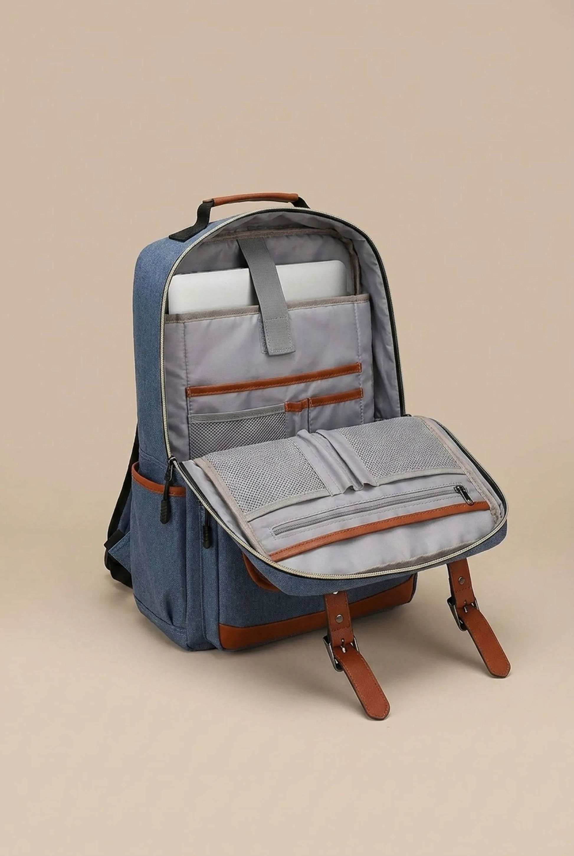 CityCompanion | Geräumiger Laptop Rucksack