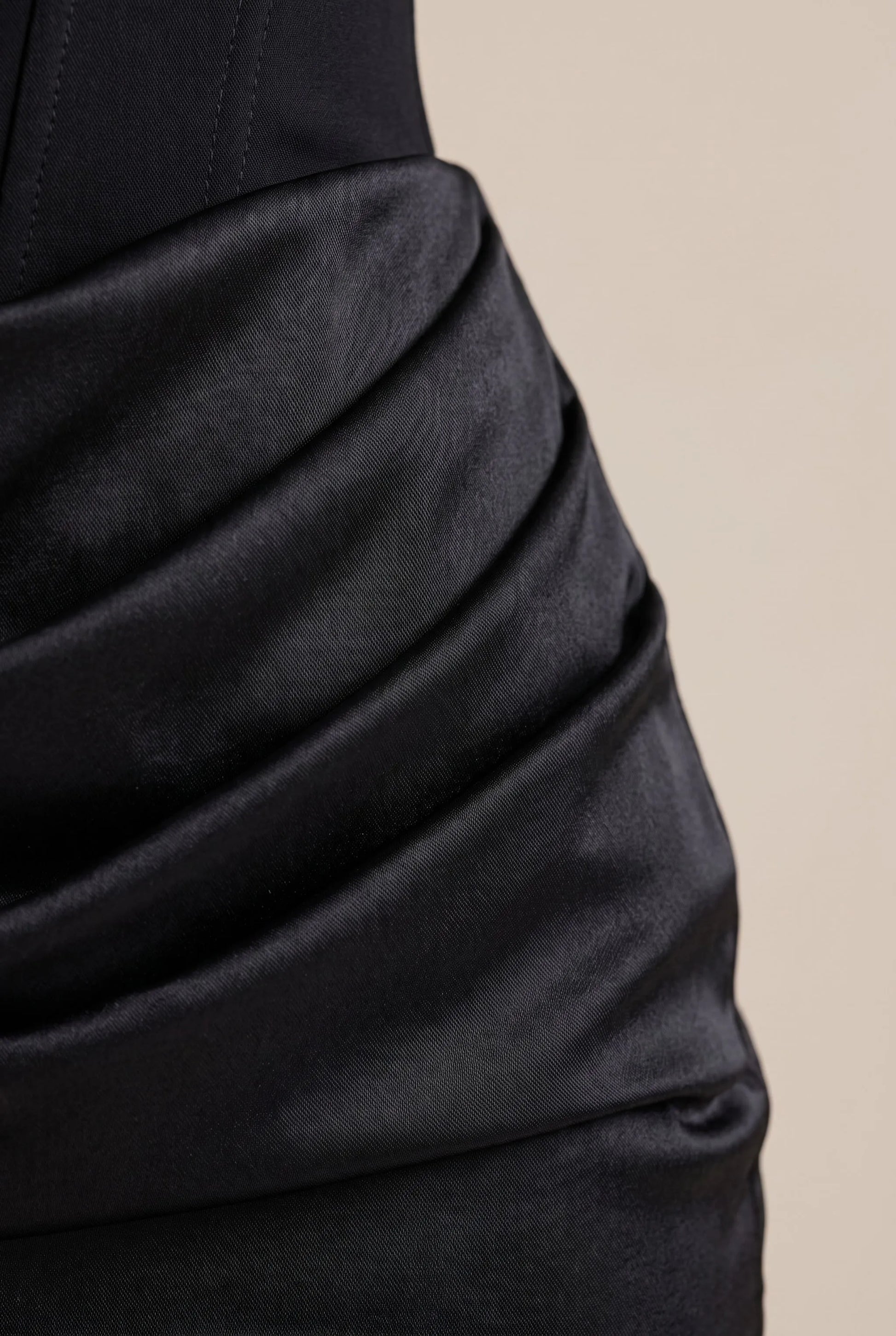 Corsyl | Trägerloses Langes Abendkleid Mit Strukturiertem Oberteil