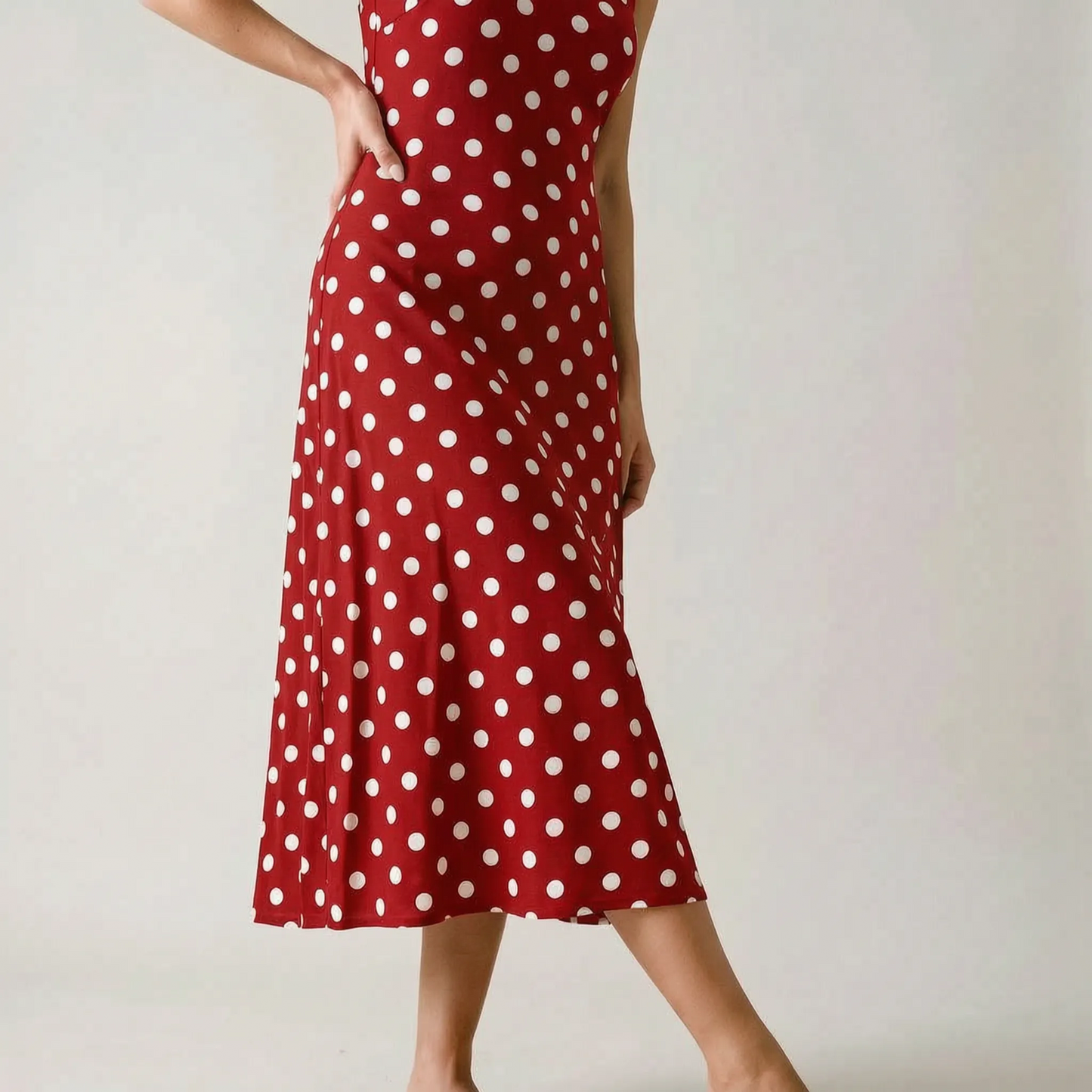 Dotara | Elegantes Sommerkleid Mit Punkten