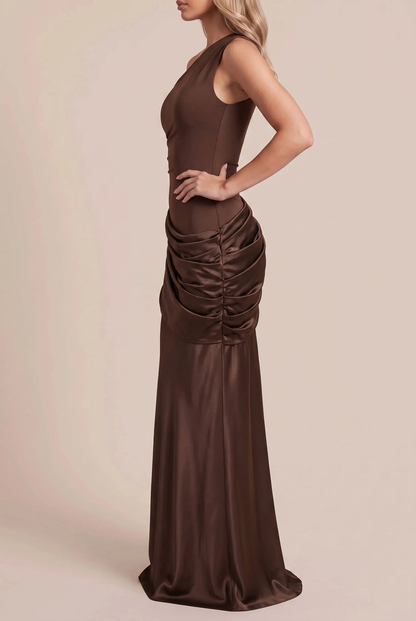 Drapina | Bodenlanges Abendkleid Mit One-Shoulder-Schnitt