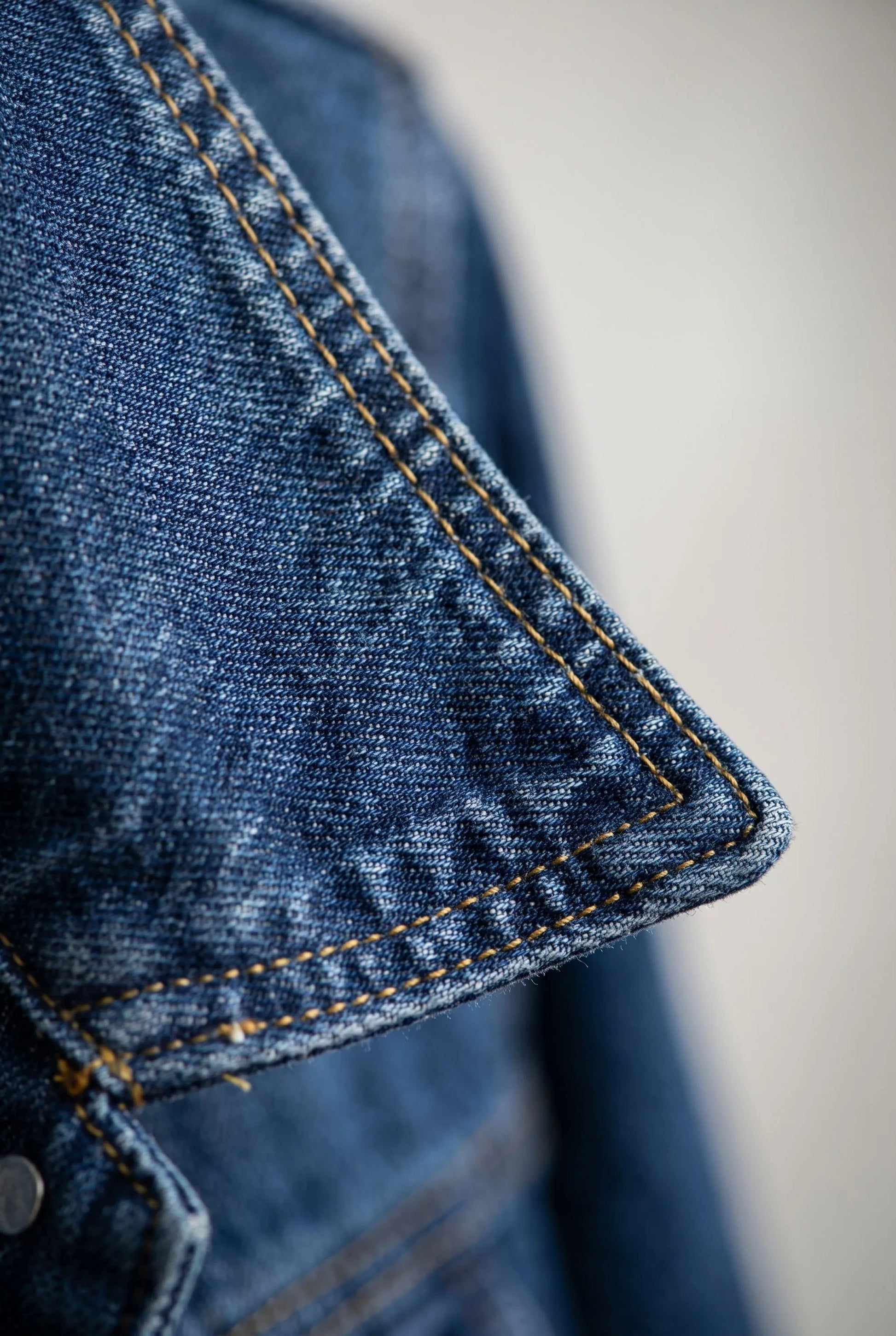 EdgeJacket | Taillierte Kurze Jeansjacke
