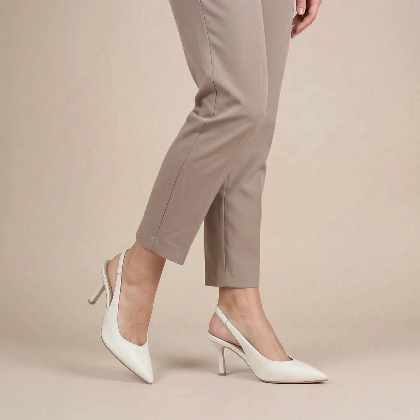 Elevys | Spitz Zulaufende Slingback-Pumps