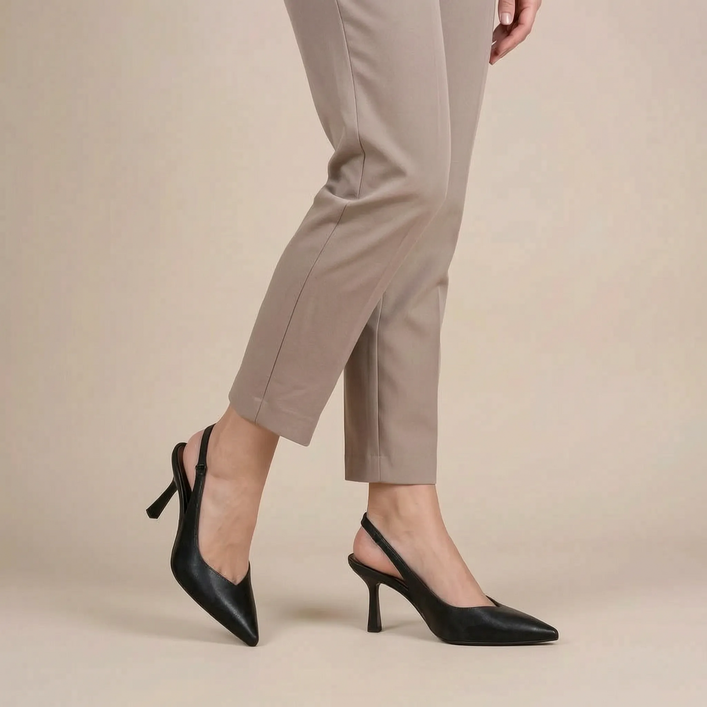 Elevys | Spitz Zulaufende Slingback-Pumps