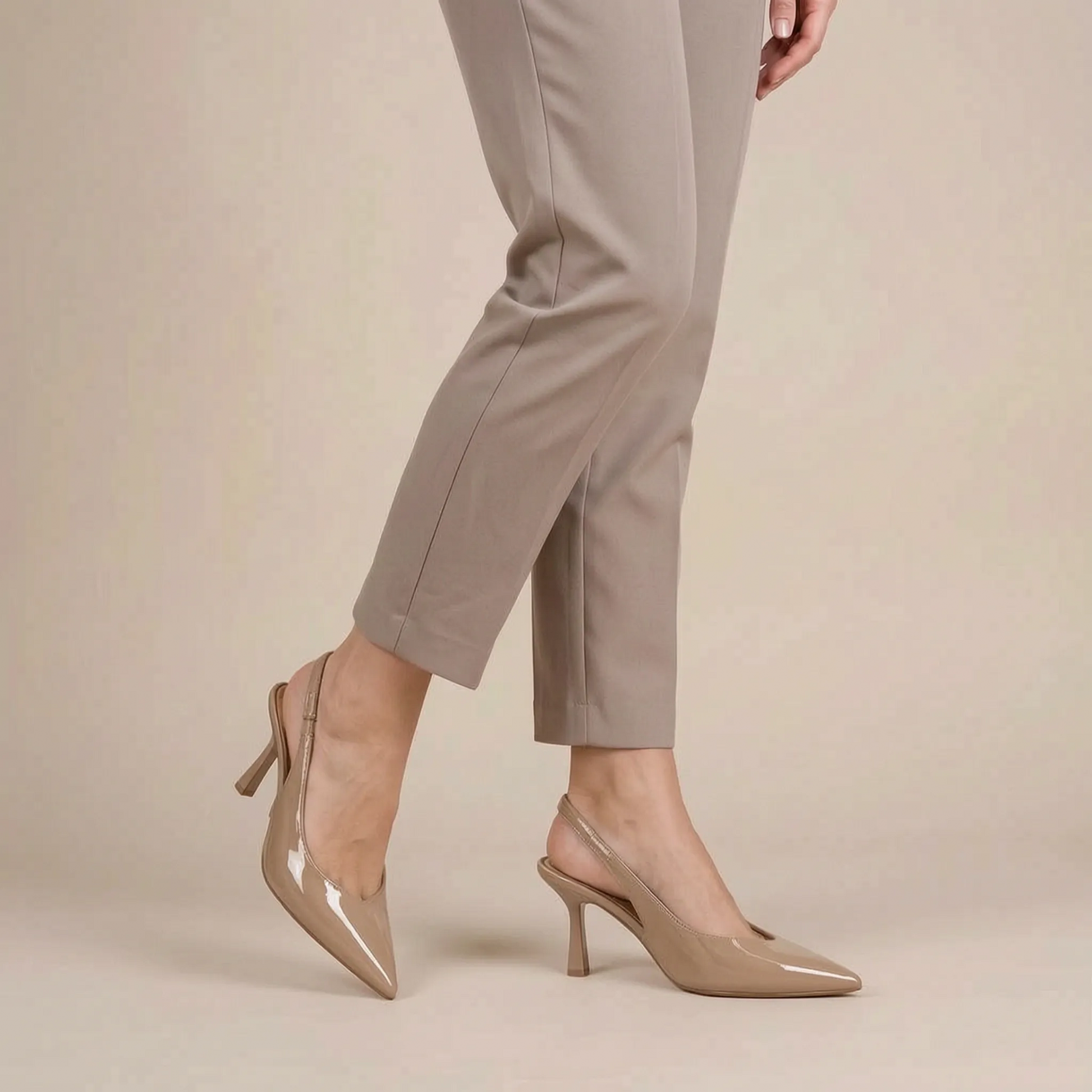 Elevys | Spitz Zulaufende Slingback-Pumps