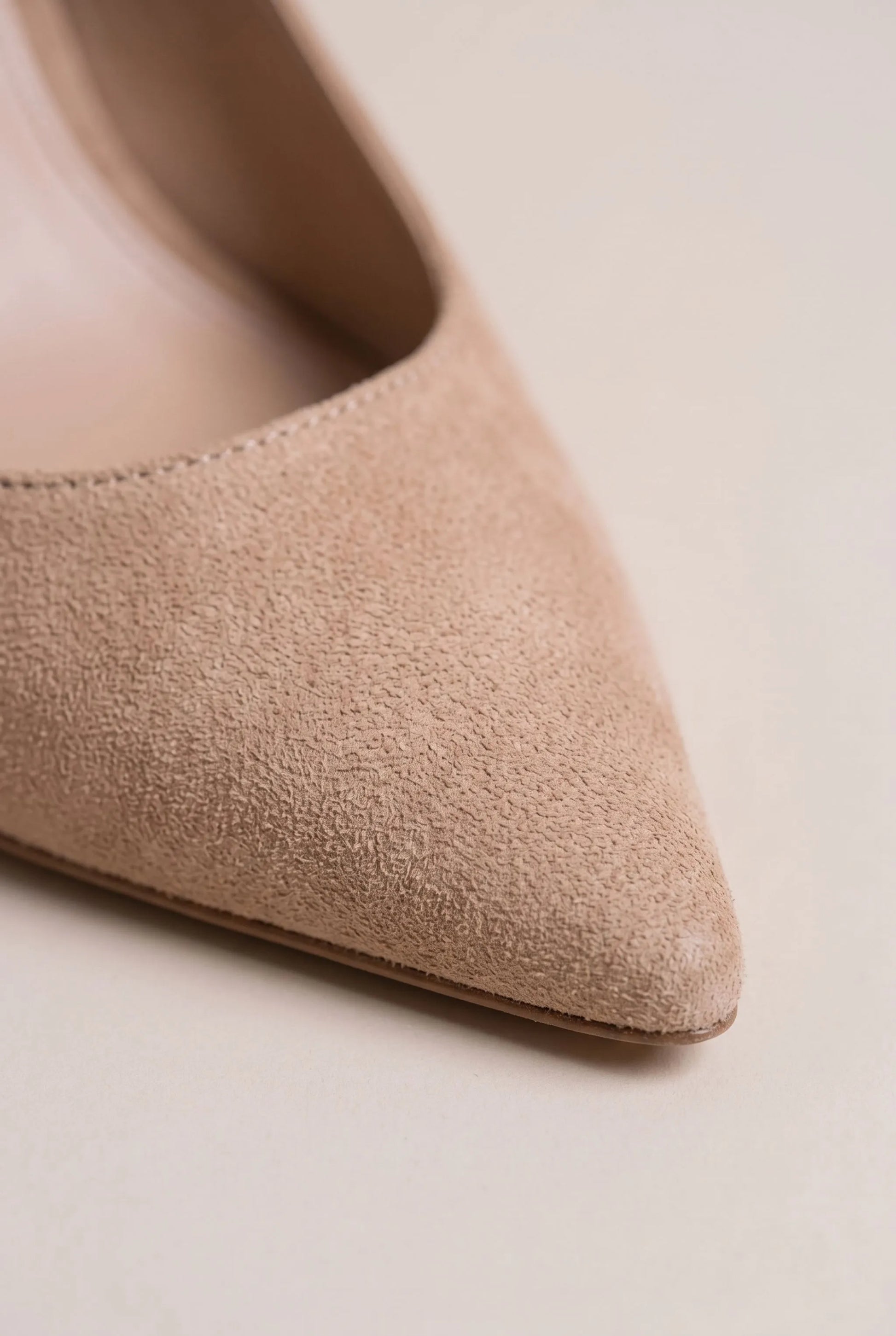 Elevys | Spitz Zulaufende Slingback-Pumps