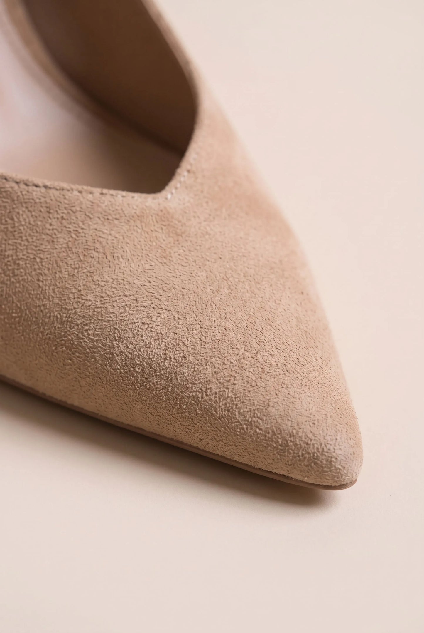 Elevys | Spitz Zulaufende Slingback-Pumps